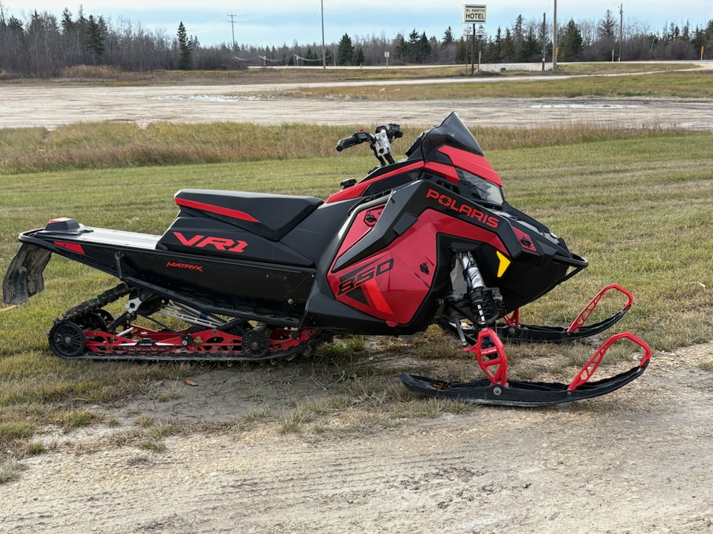 2023 Polaris 850 INDY VR1 137 - INDY® Red / Sunset Red / Gloss Black - Photo 2
