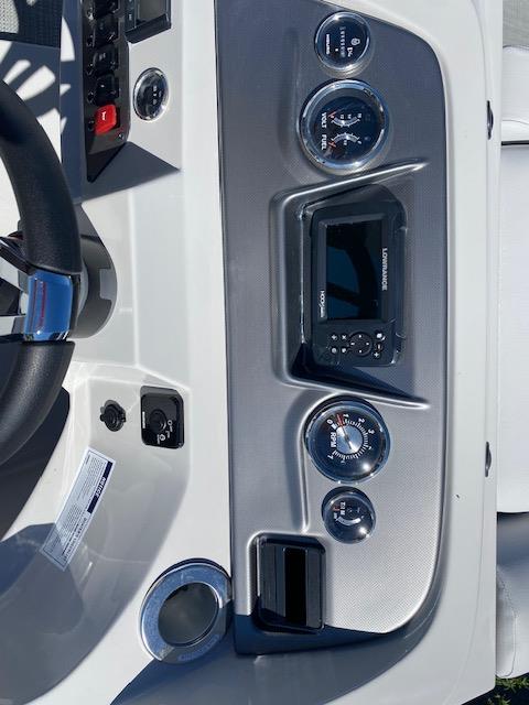 2024 Crest Pontoons Classic LX Fish 220 SF - Photo 17