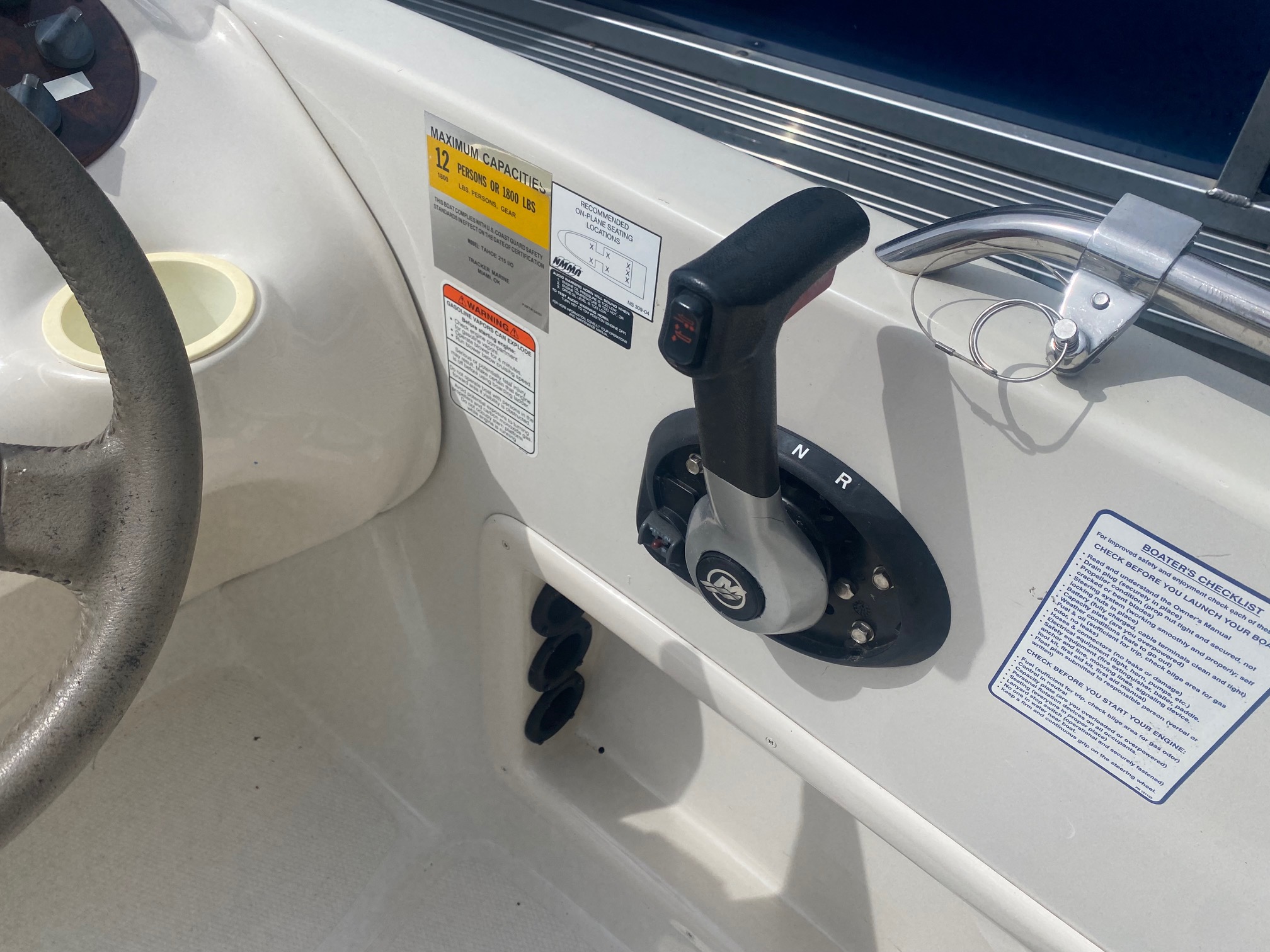 2006 Tahoe 215 - Photo 16