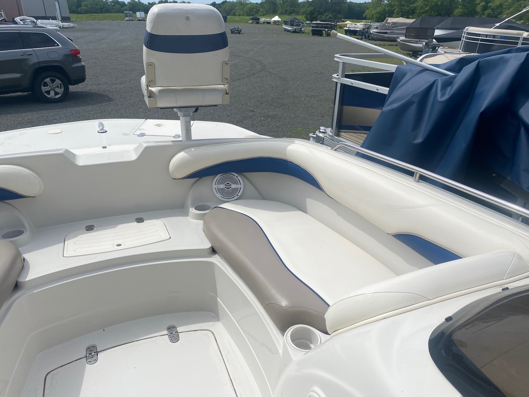 2006 Tahoe 215 - Photo 19
