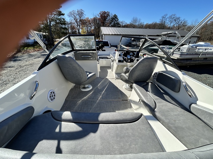 2022 Stingray Boats 191DC - Photo 8