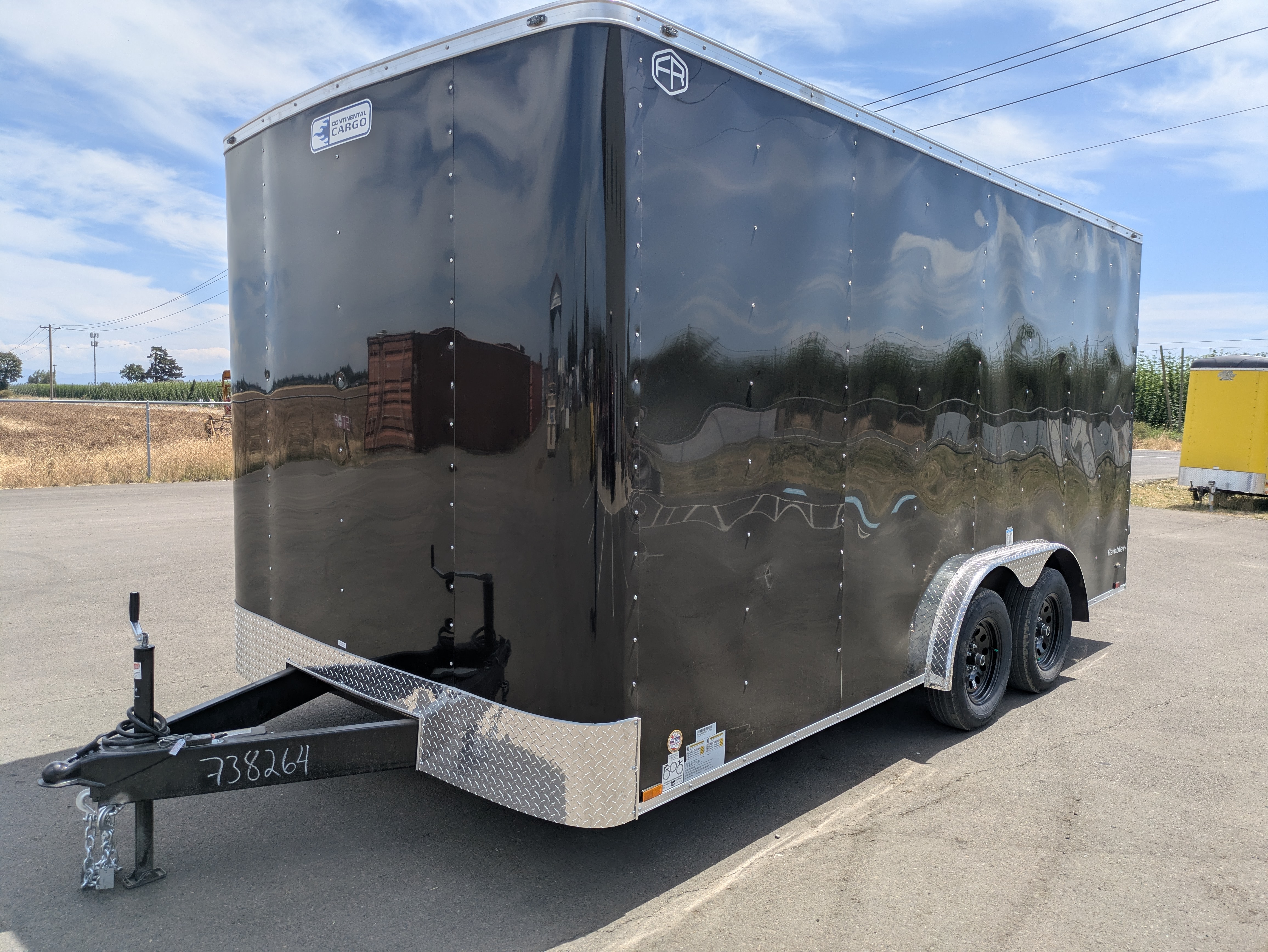 2027 Continental Cargo photo 2
