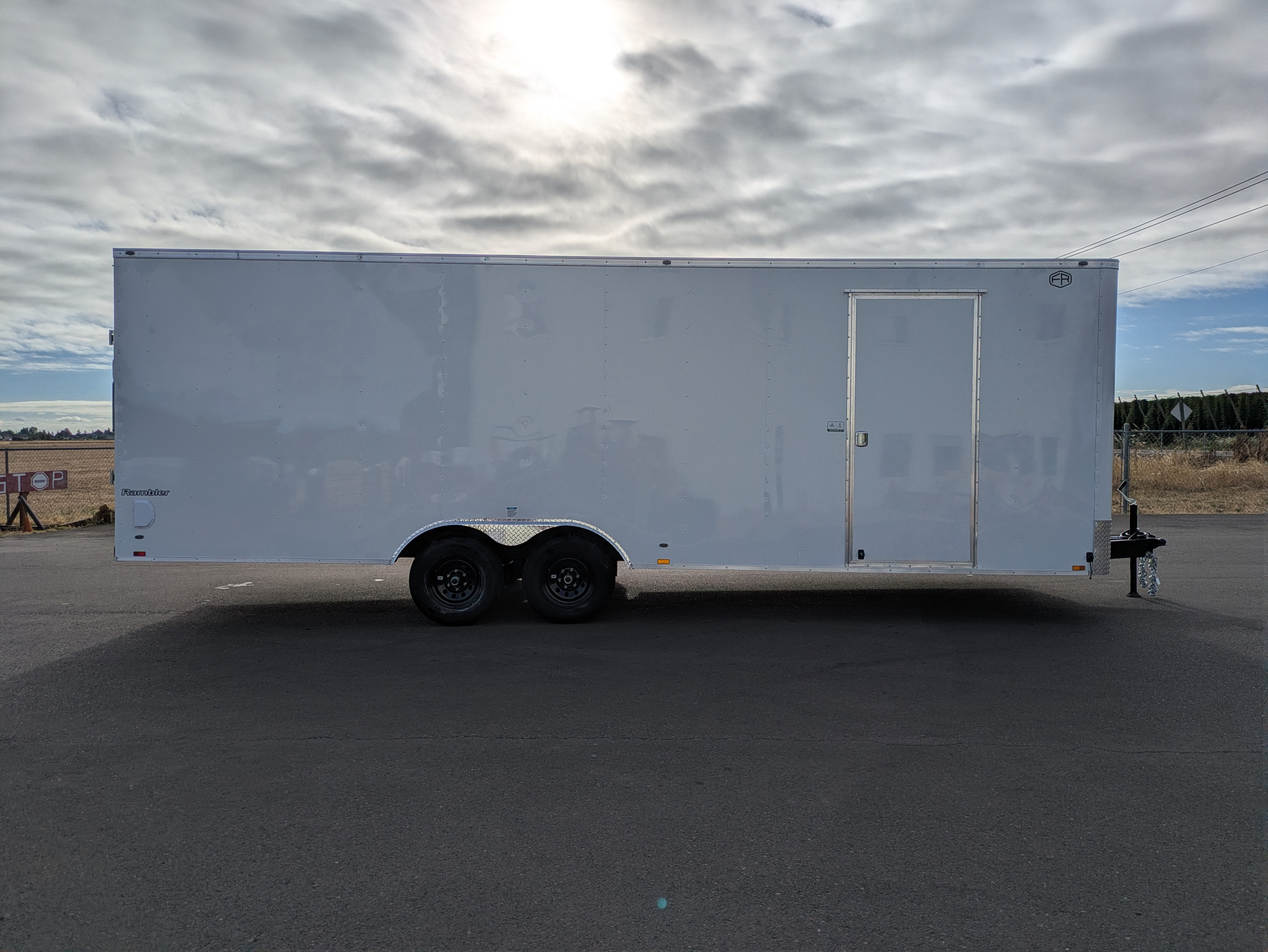 2027 Continental Cargo photo 2