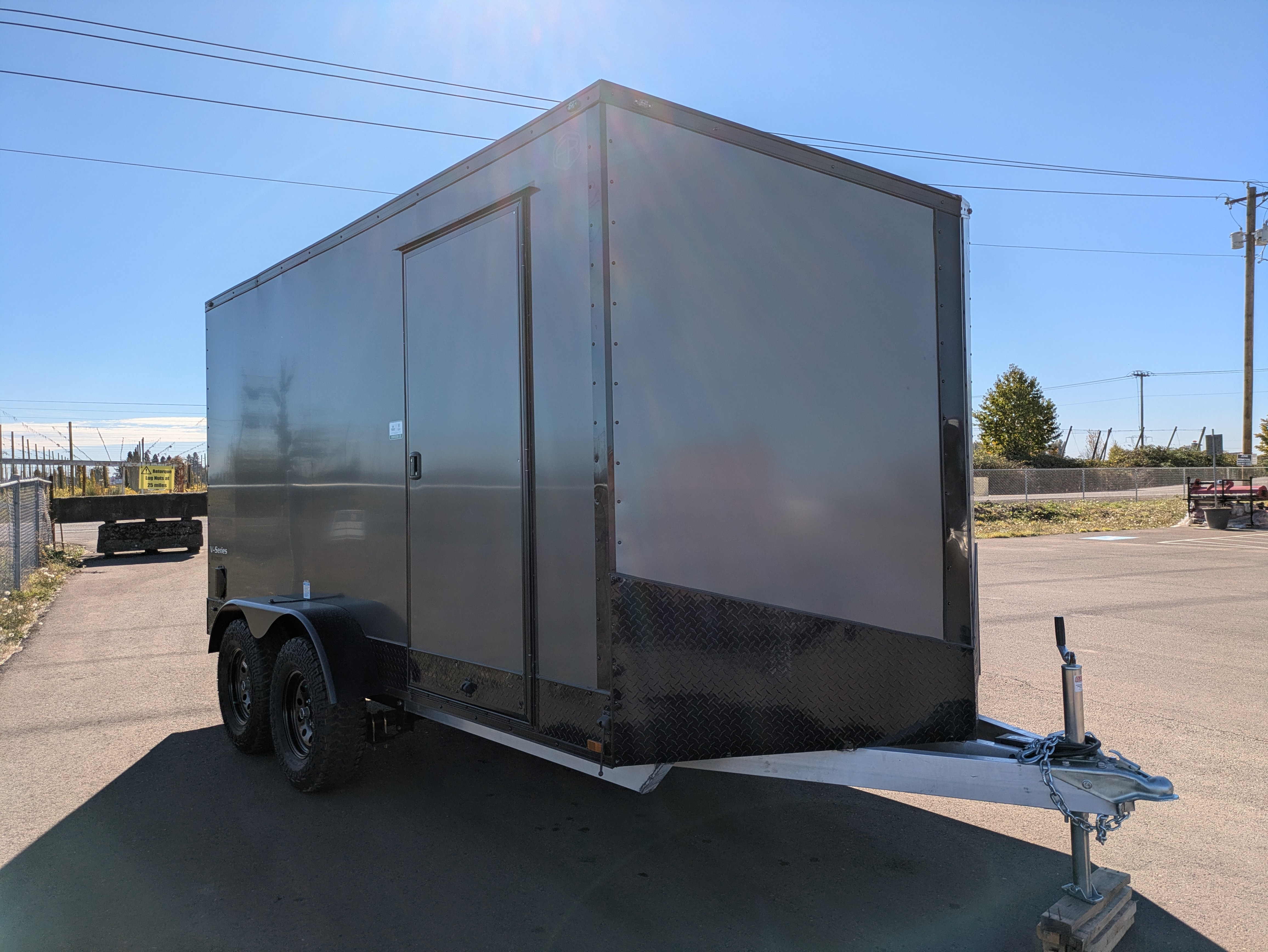 2027 Continental Cargo photo 2
