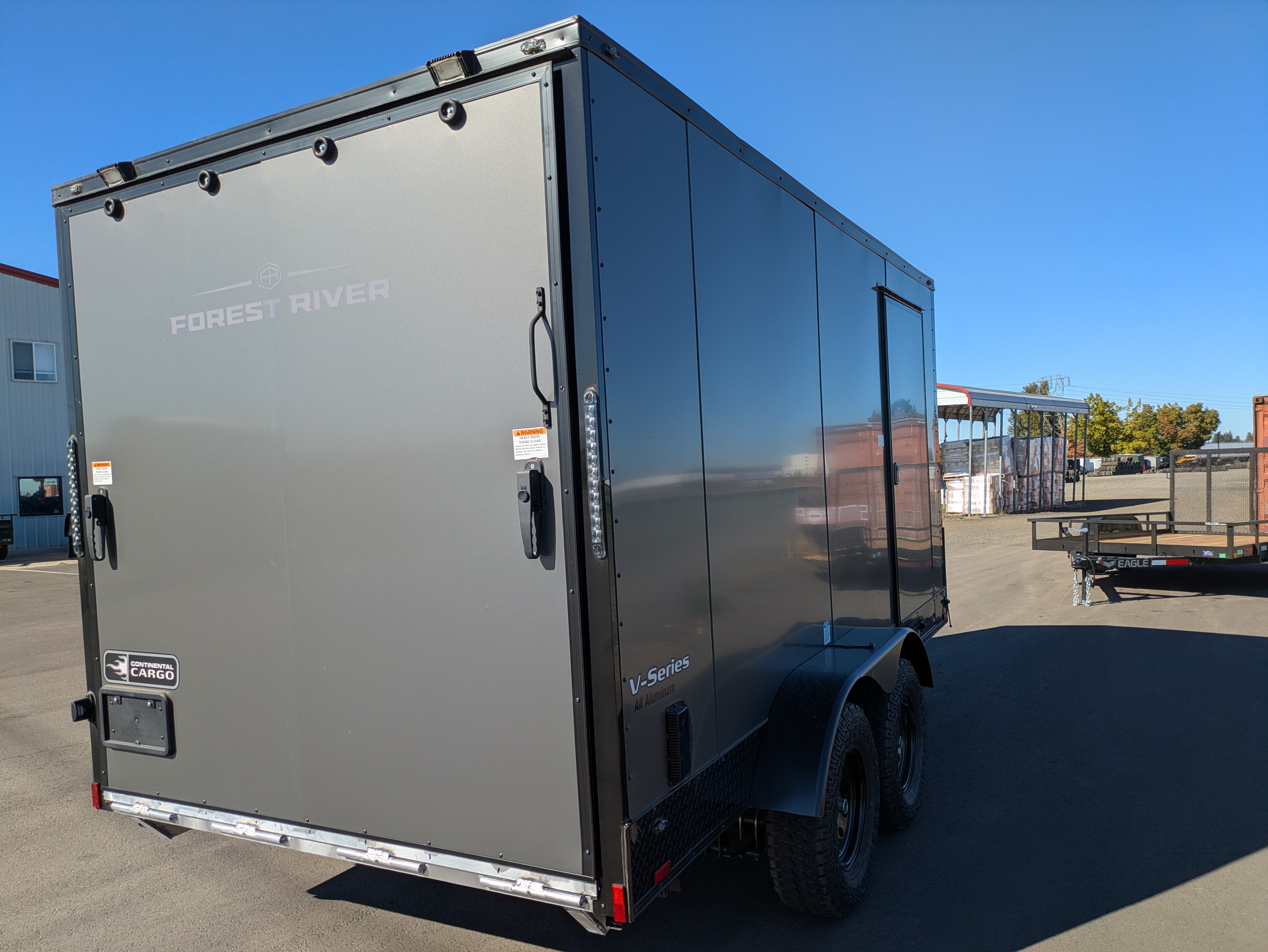 2027 Continental Cargo photo 3