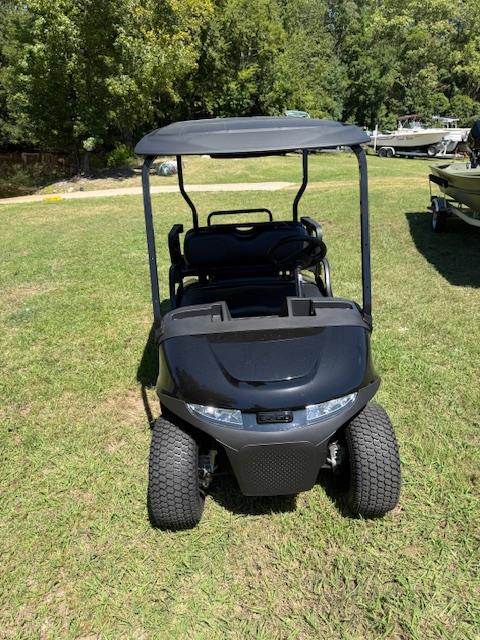 2025 E-Z-GO VALOR - Photo 2