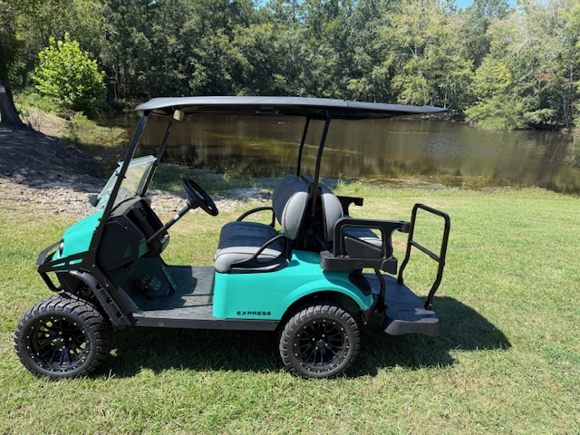 2025 E-Z-GO Express S4 EFI gas
