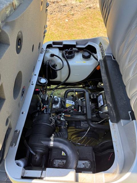 2025 E-Z-GO Express L6 EFI Gas - Photo 3
