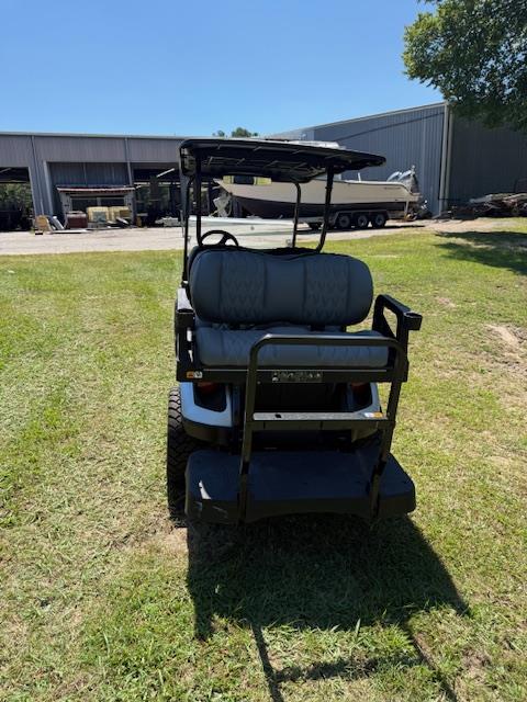 2025 E-Z-GO Express L6 EFI Gas - Photo 4
