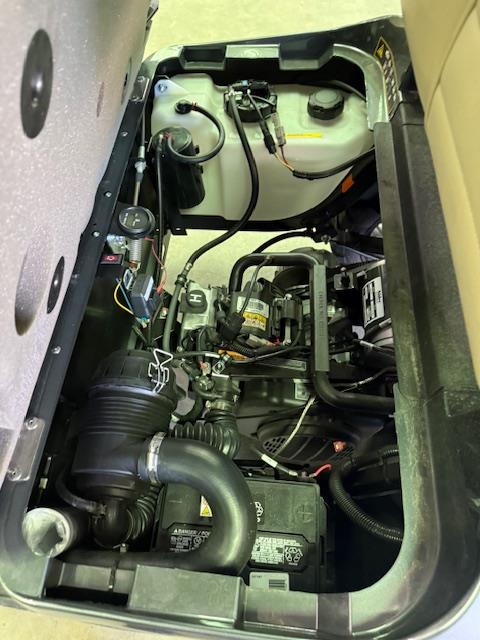 2025 E-Z-GO Express S4 EFI gas - Photo 3