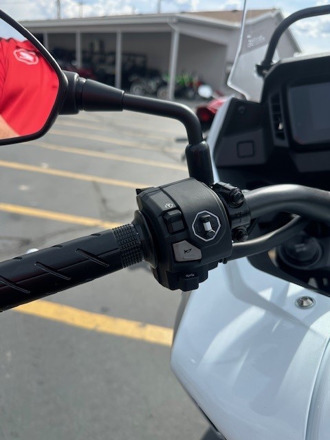 2025 Honda NX500 - Photo 7