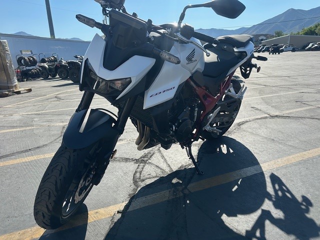 2025 Honda CB750 HORNET Base - Photo 5