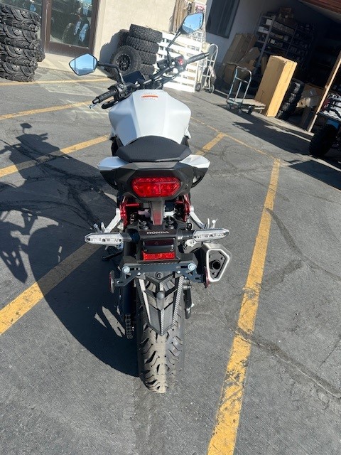 2025 Honda CB750 HORNET Base - Photo 6