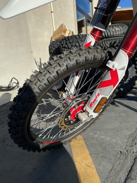 2025 Fantic XEF 250 trail - Photo 5