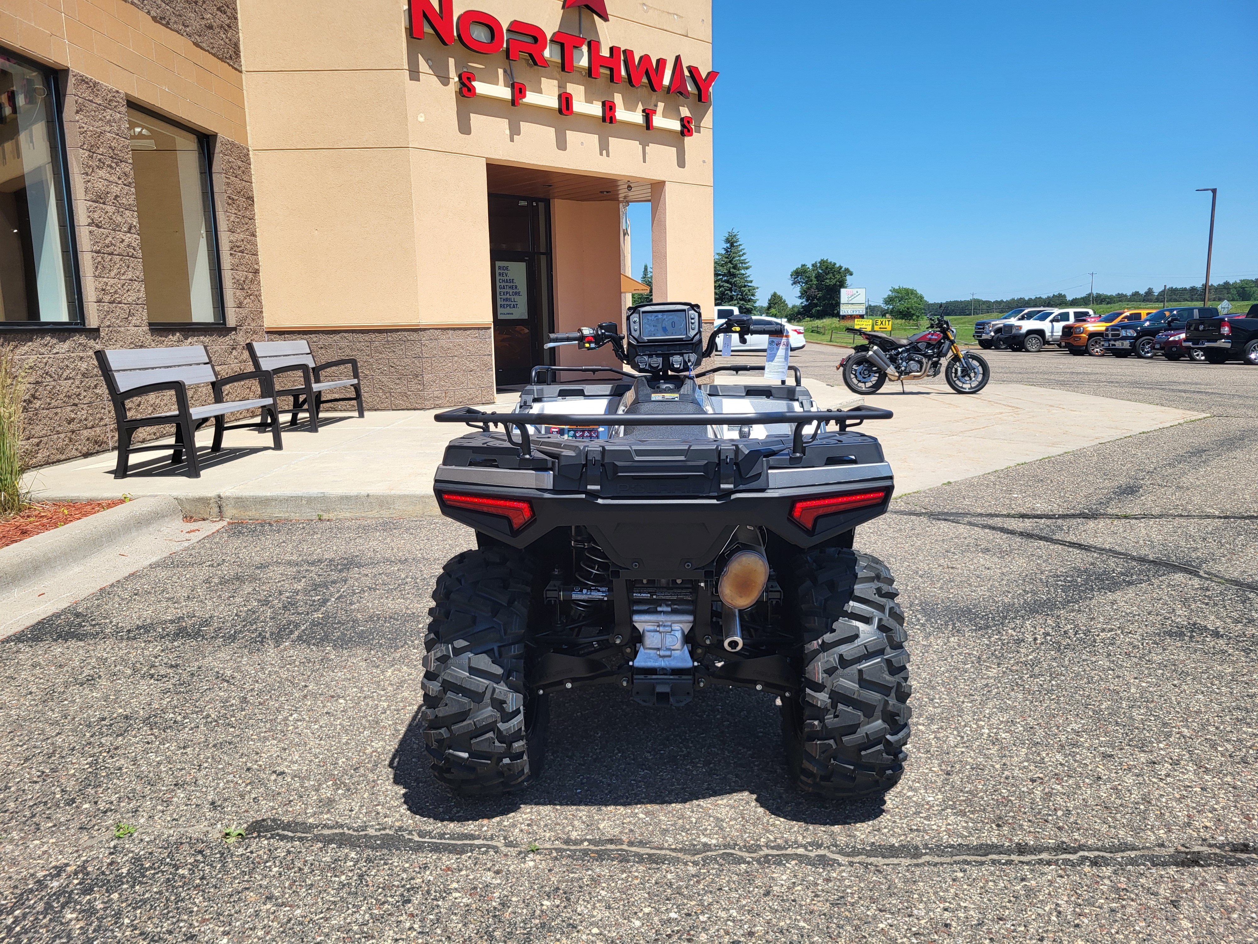 2025 Polaris SPORTSMAN 570 ULTIMATE - Photo 3