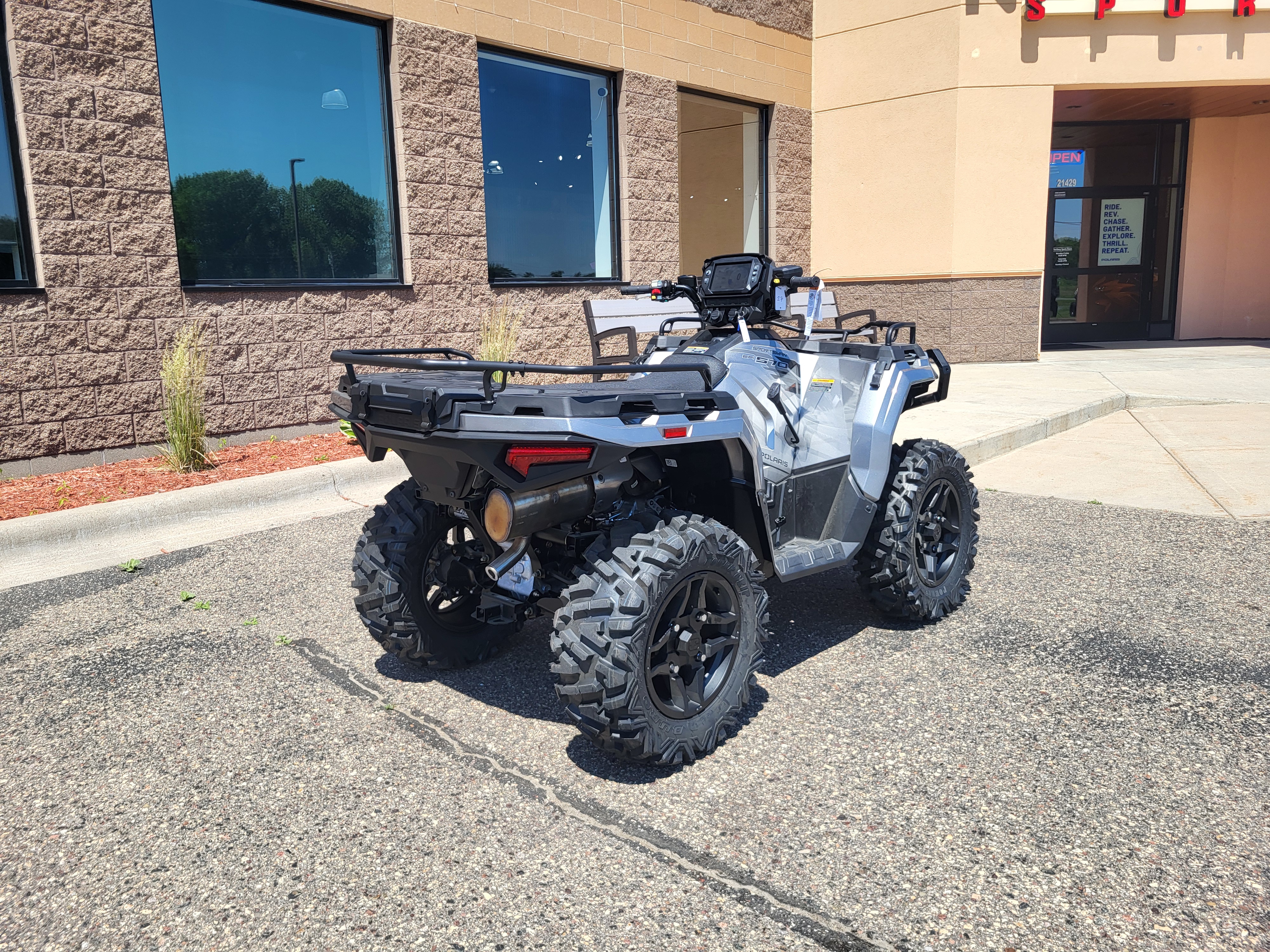 2025 Polaris SPORTSMAN 570 ULTIMATE - Photo 2