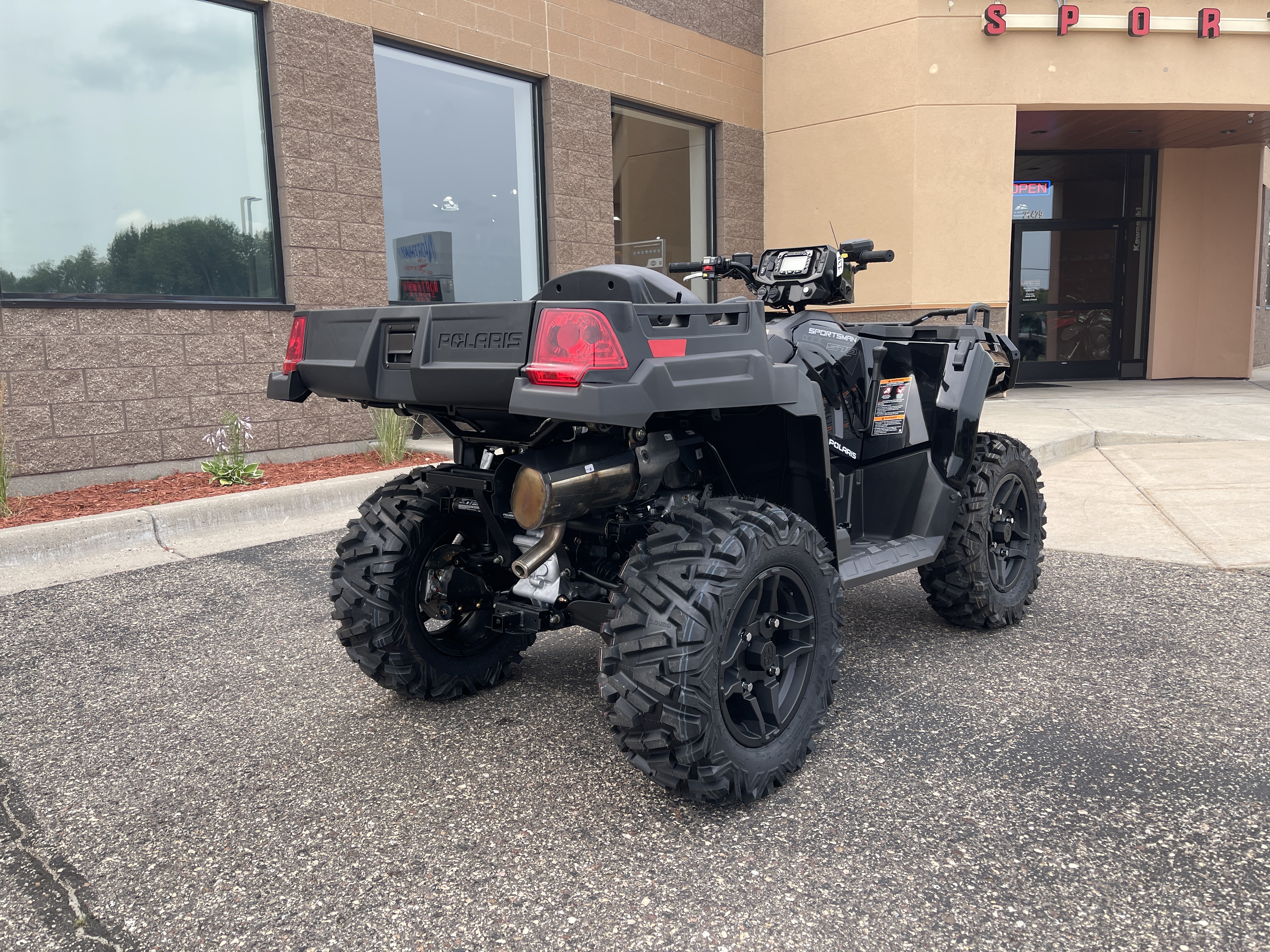 2026 Polaris SPORTSMAN X2 570 - Photo 2