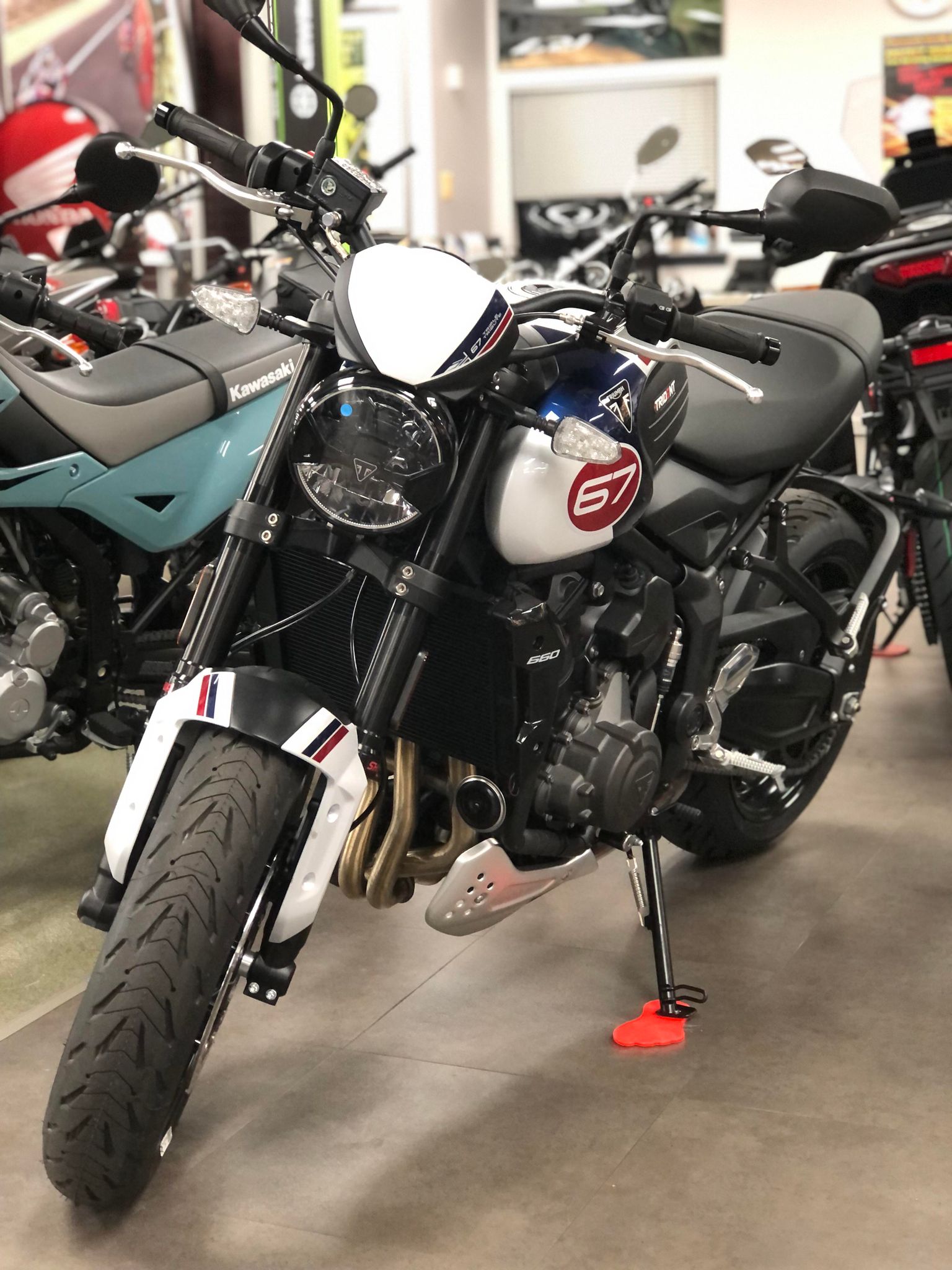 2025 Triumph Trident 660 Triple Tribute - Photo 11