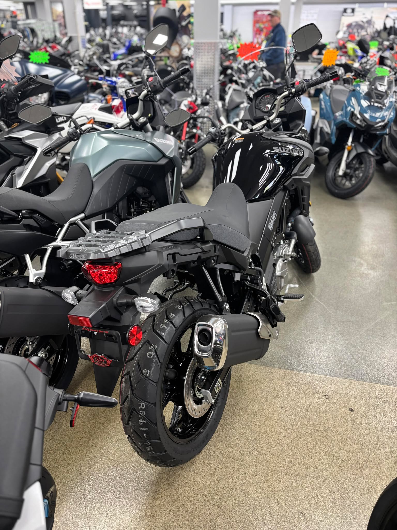 2025 Suzuki V-Strom 650 - Photo 5