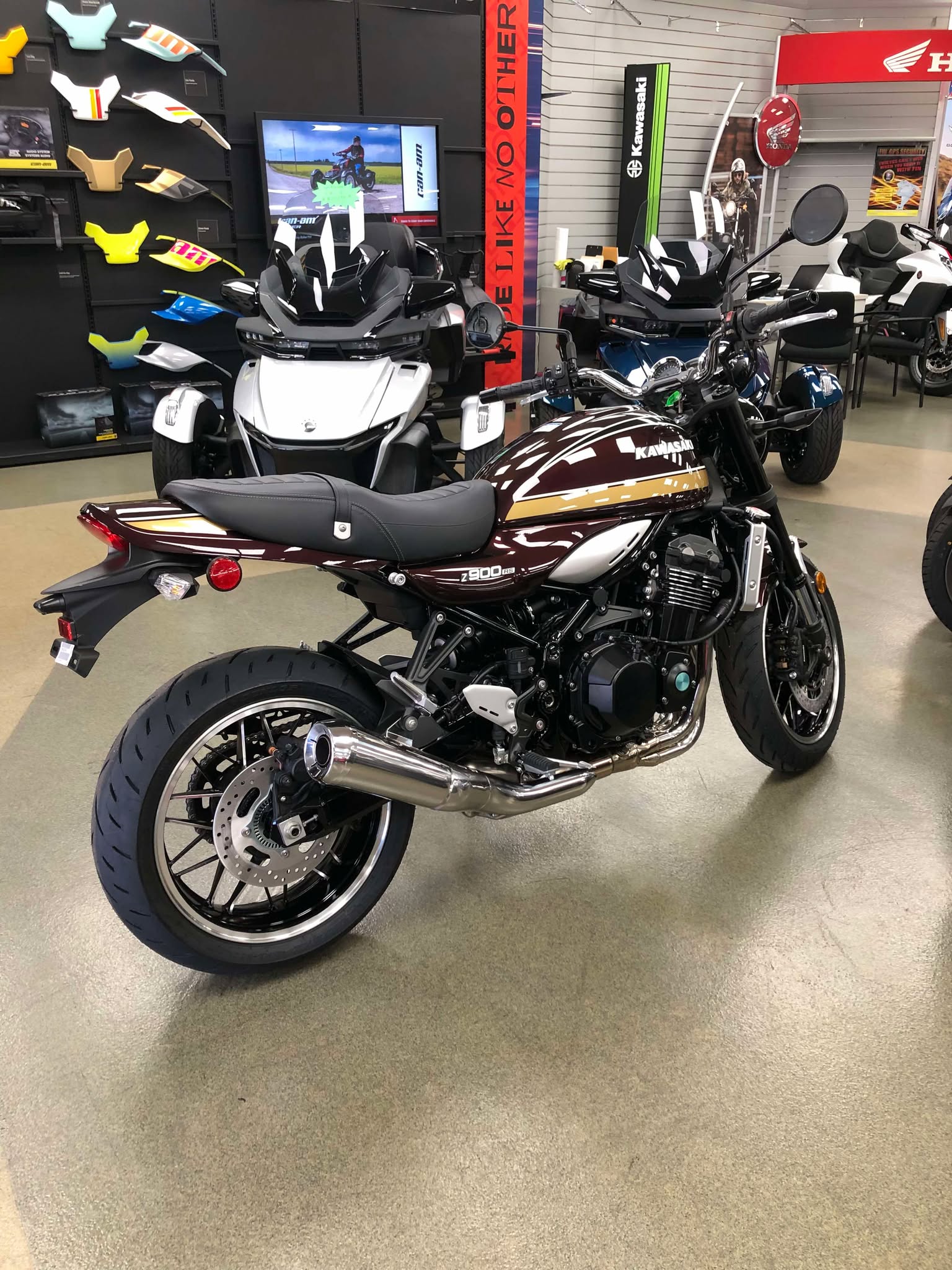 2025 Kawasaki Z900RS ABS - Photo 7