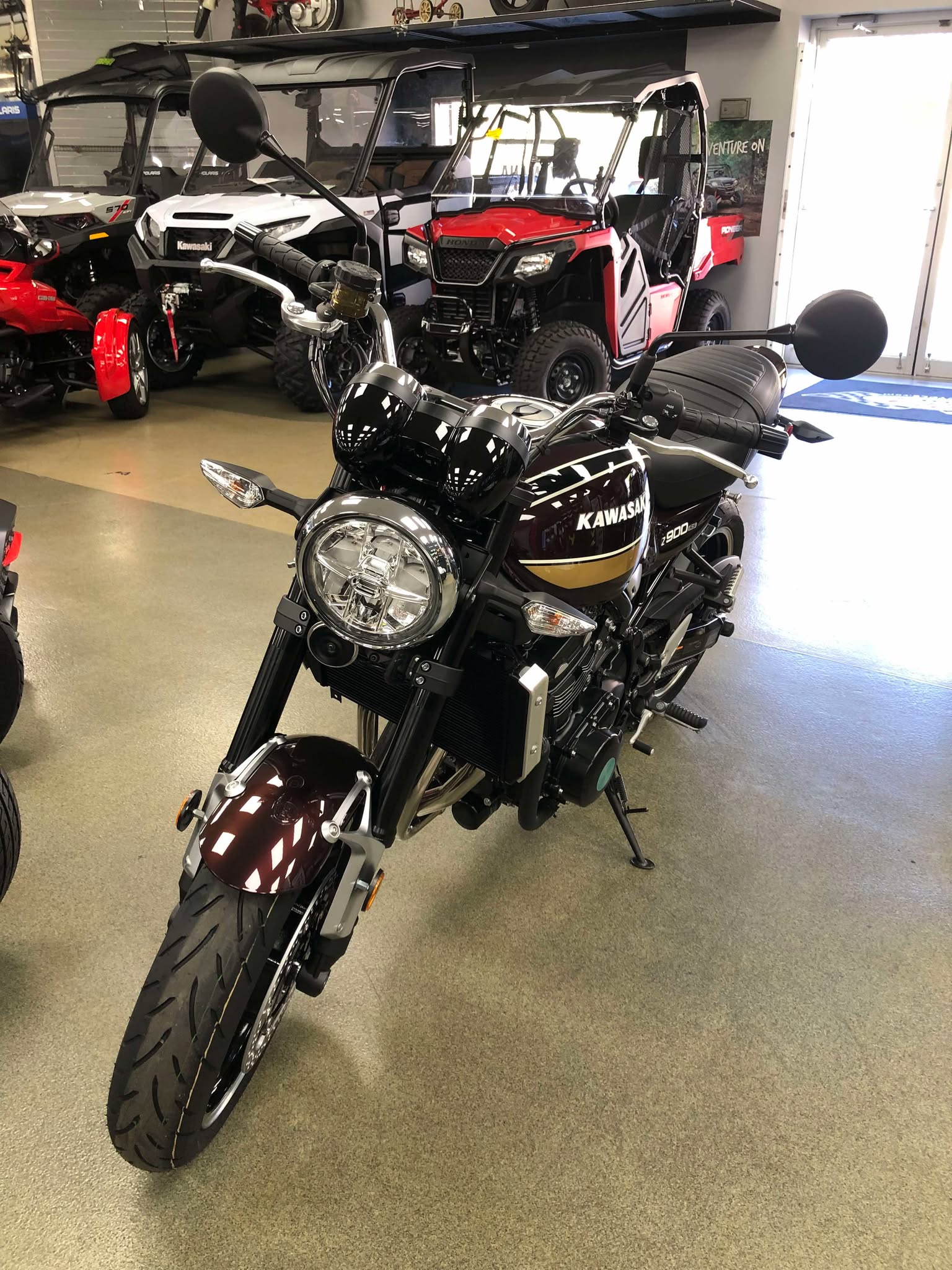 2025 Kawasaki Z900RS ABS - Photo 10