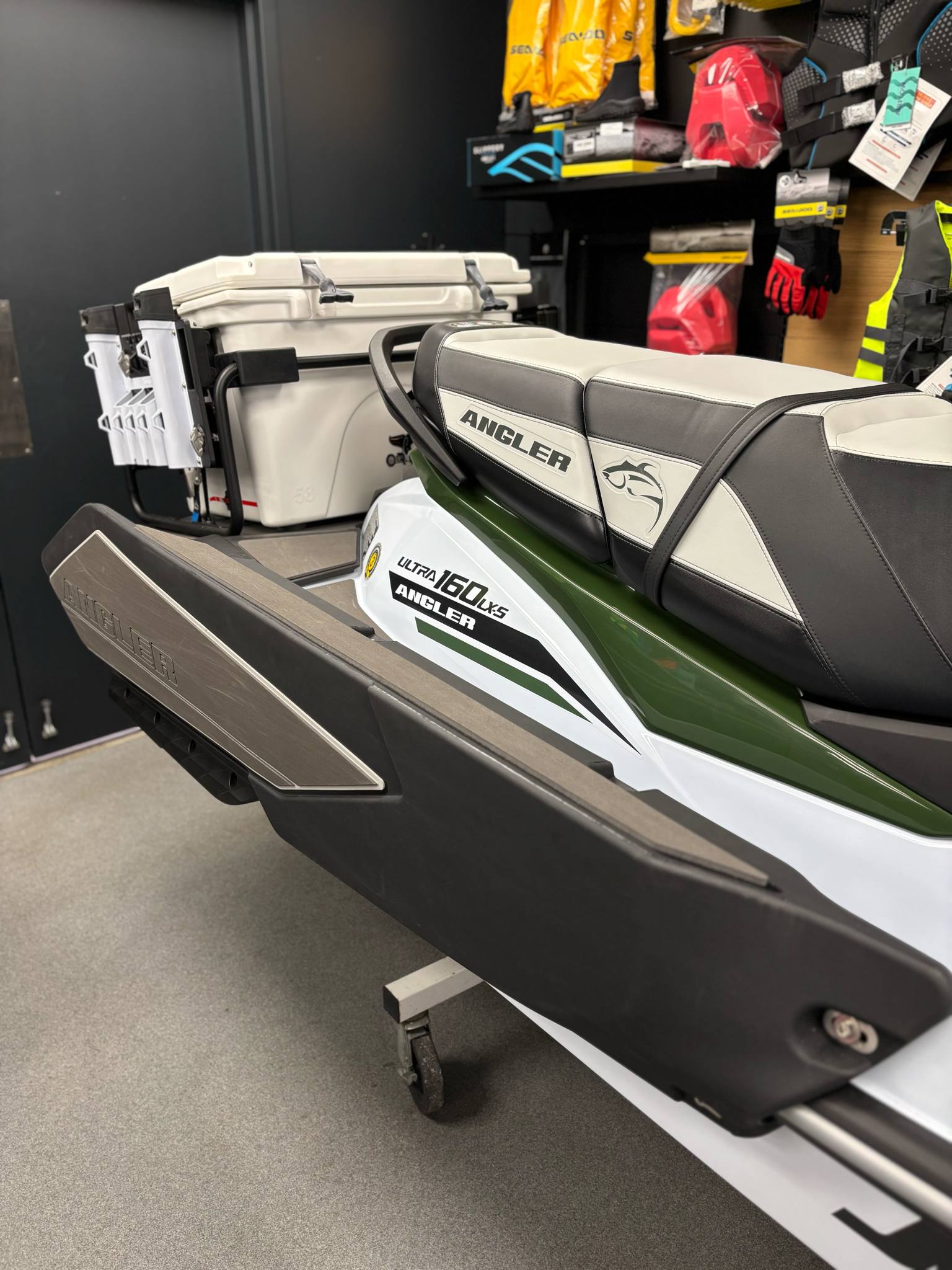 2025 Kawasaki JET SKI ULTRA 160 LX-S ANGLER - Photo 7