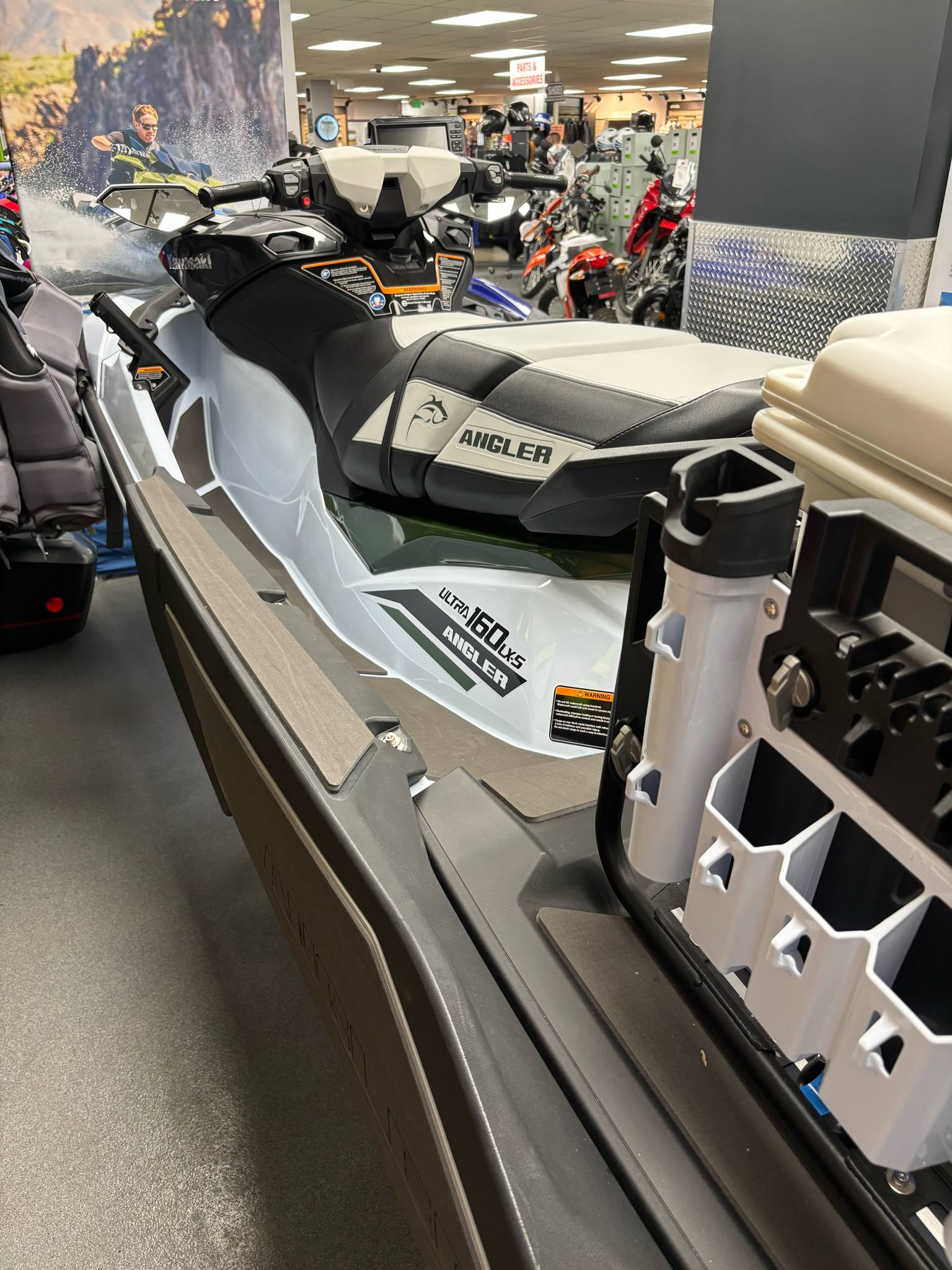 2025 Kawasaki JET SKI ULTRA 160 LX-S ANGLER - Photo 4