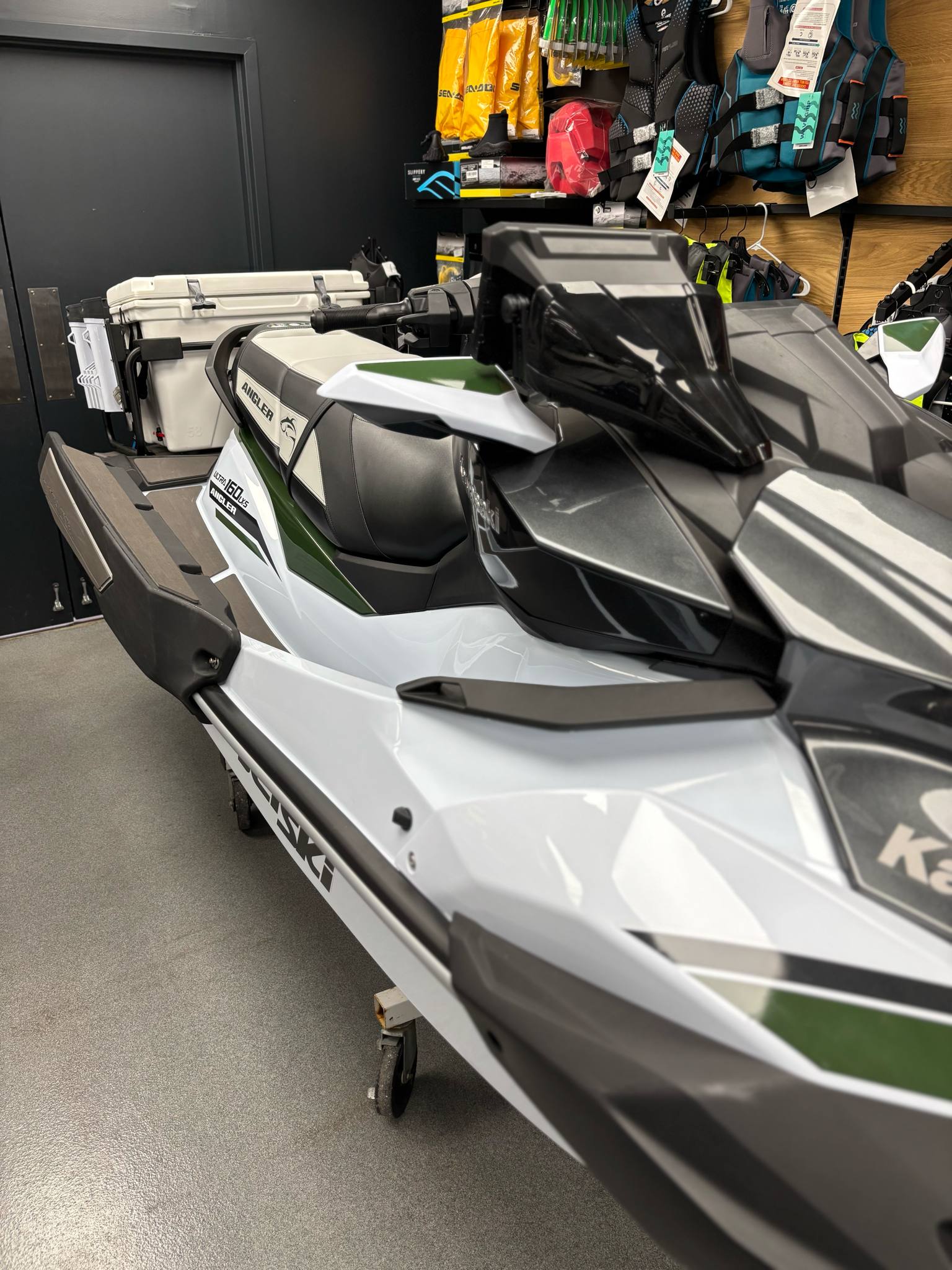 2025 Kawasaki JET SKI ULTRA 160 LX-S ANGLER - Photo 8
