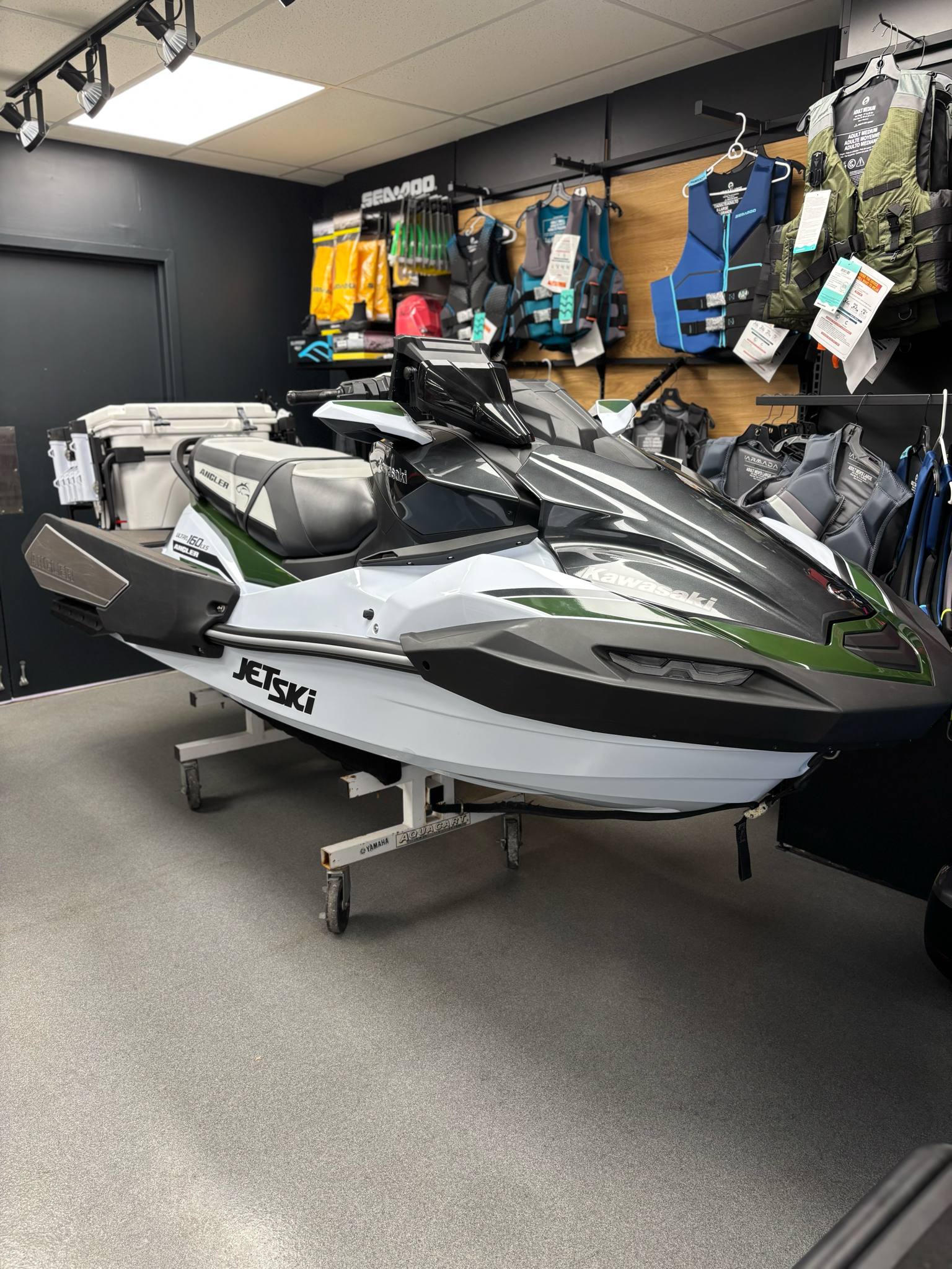 2025 Kawasaki JET SKI ULTRA 160 LX-S ANGLER - Photo 9