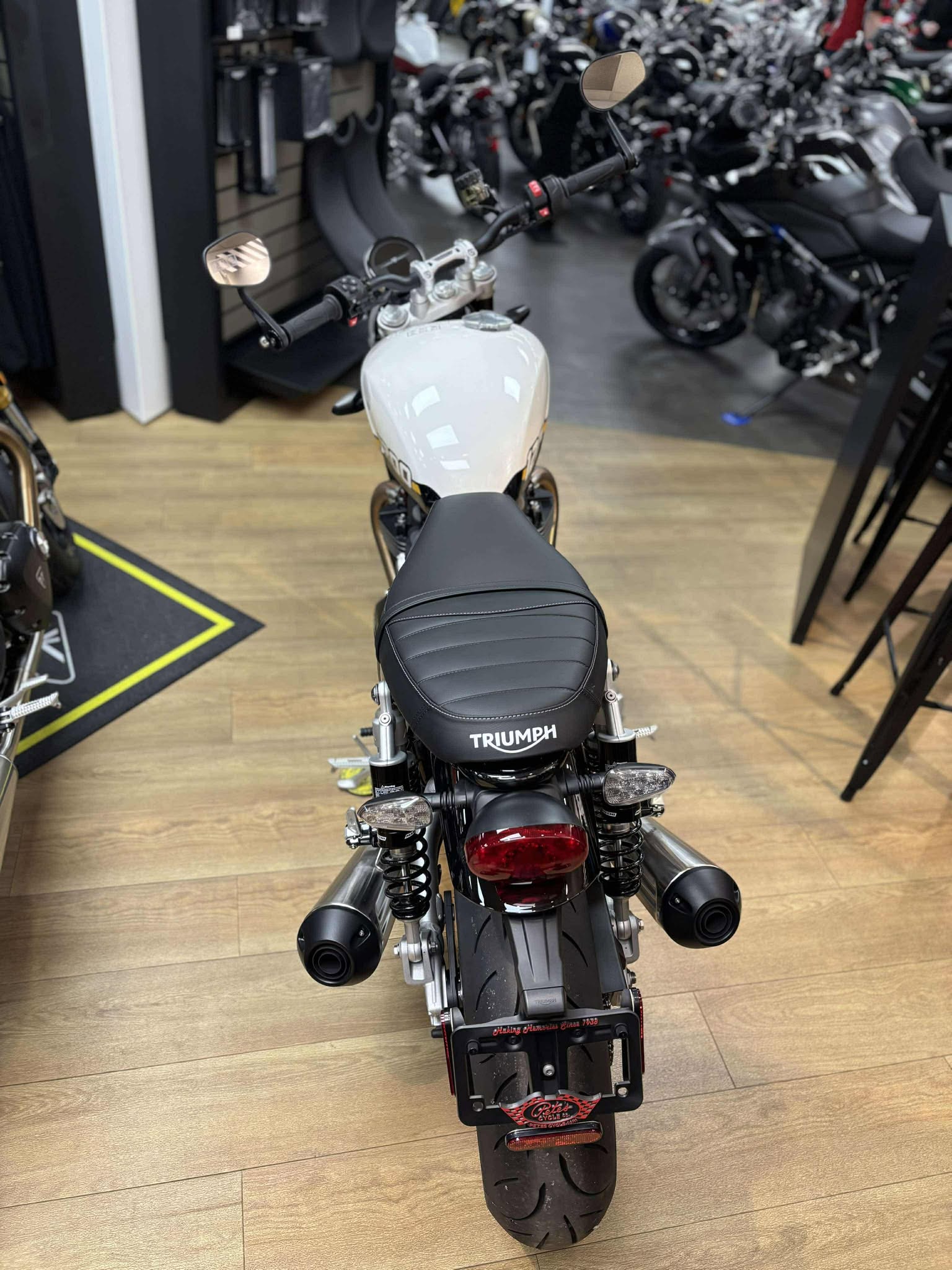 2025 Triumph Speed Twin 1200 - Photo 5