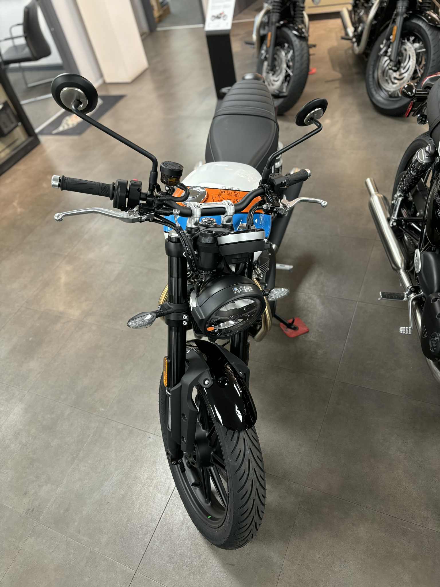 2025 Triumph Speed Twin 900 - Photo 10