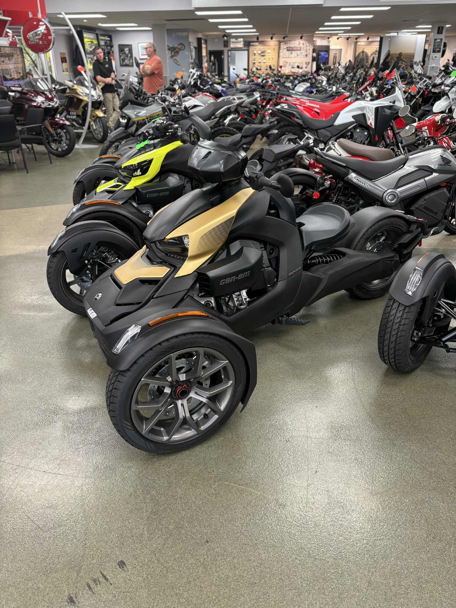 2025 Can-Am RD RYKER 900 CALI - Photo 3