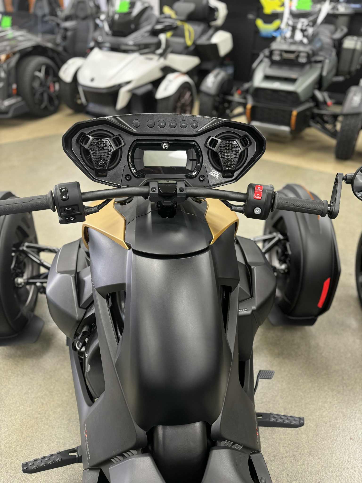 2025 Can-Am RD RYKER 900 CALI - Photo 5