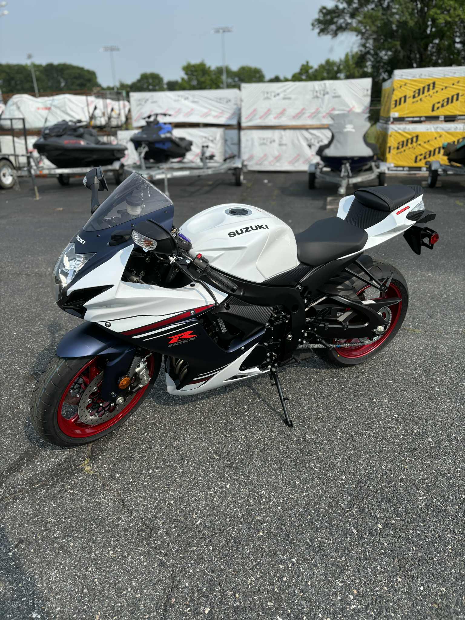 2025 Suzuki GSX-R 600 - Photo 9