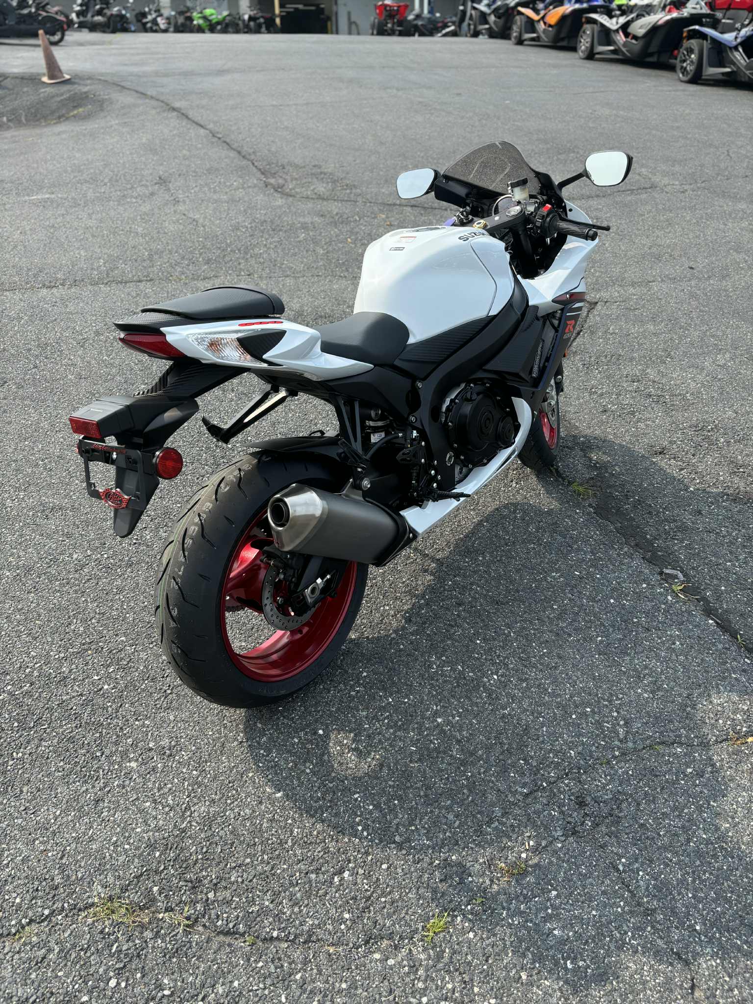 2025 Suzuki GSX-R 600 - Photo 5