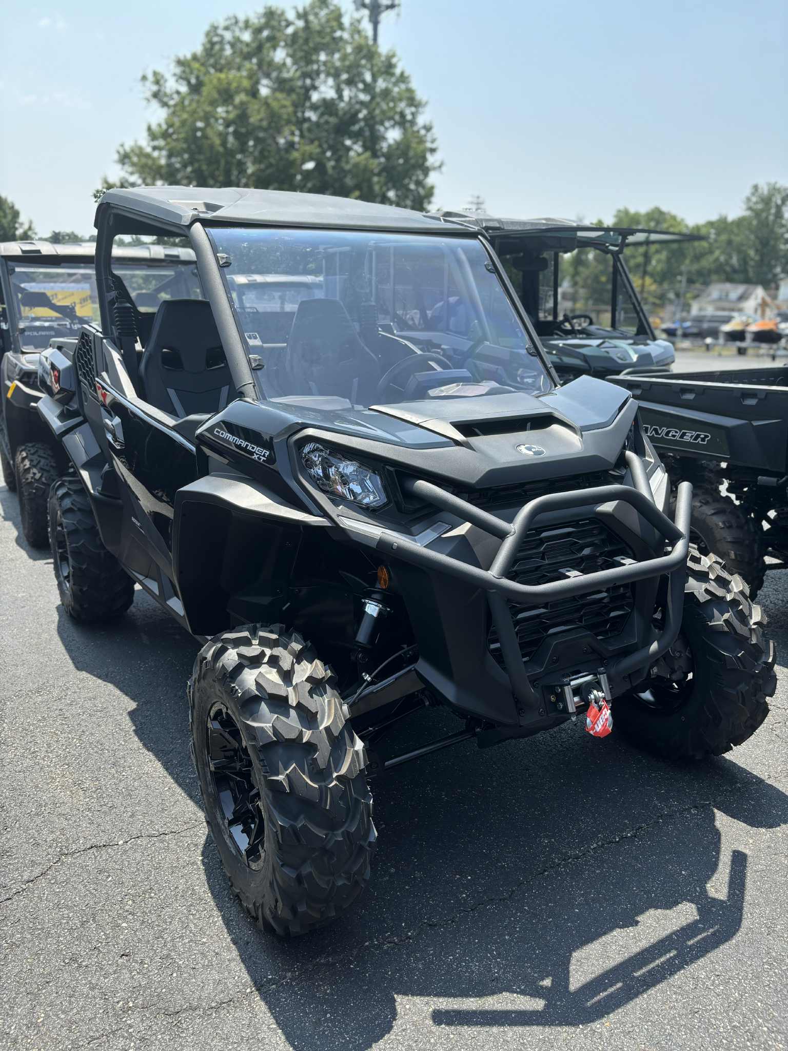 2025 Can-Am COMMANDER XT 700 - Photo 9