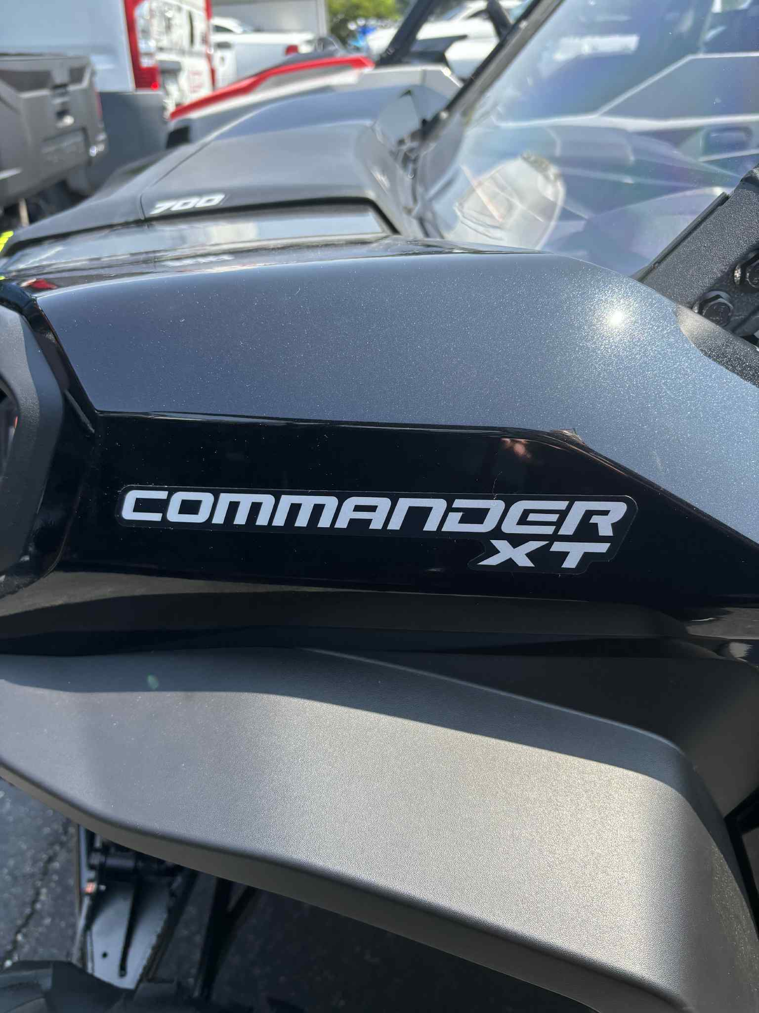 2025 Can-Am COMMANDER XT 700 - Photo 3