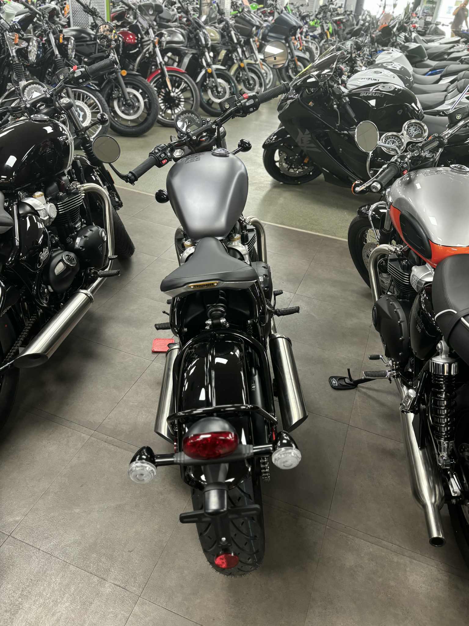 2025 Triumph Bonneville Bobber - Photo 5