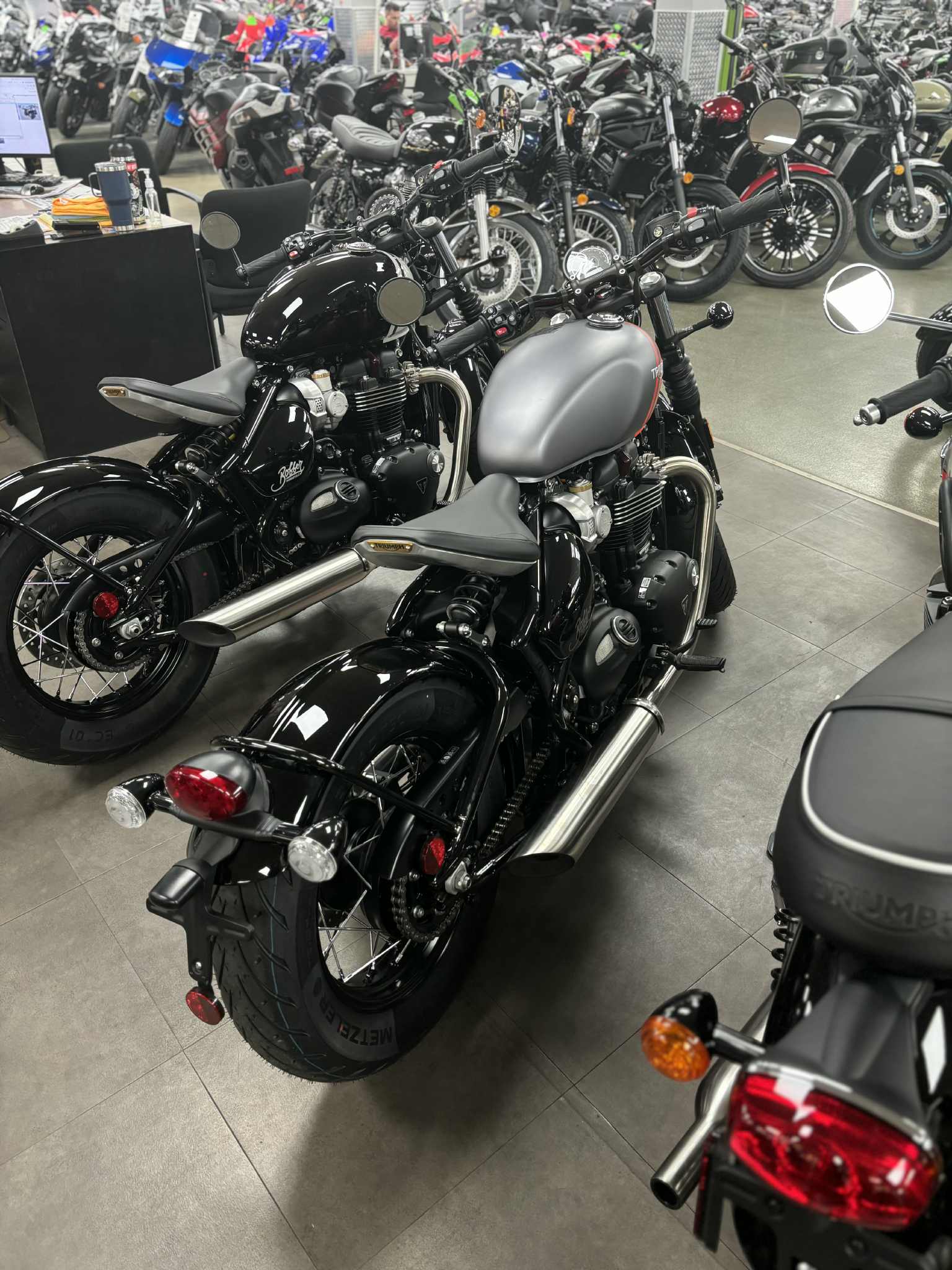 2025 Triumph Bonneville Bobber - Photo 4