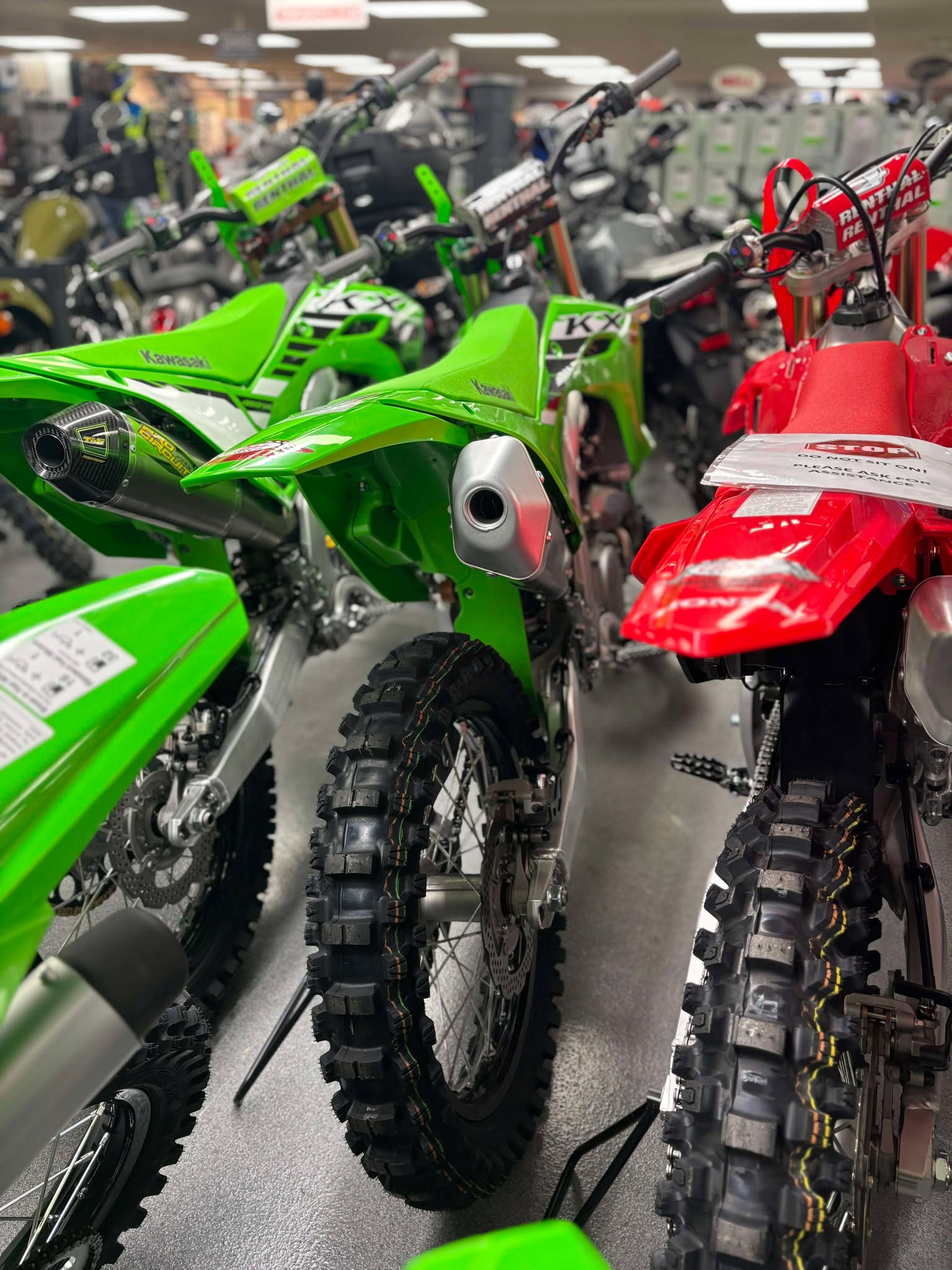2025 Kawasaki KX™ 450 - Photo 4