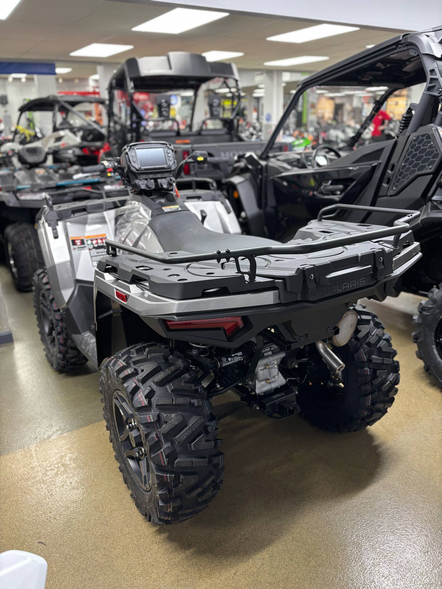 2025 Polaris SPORTSMAN 570 ULTIMATE - Photo 4