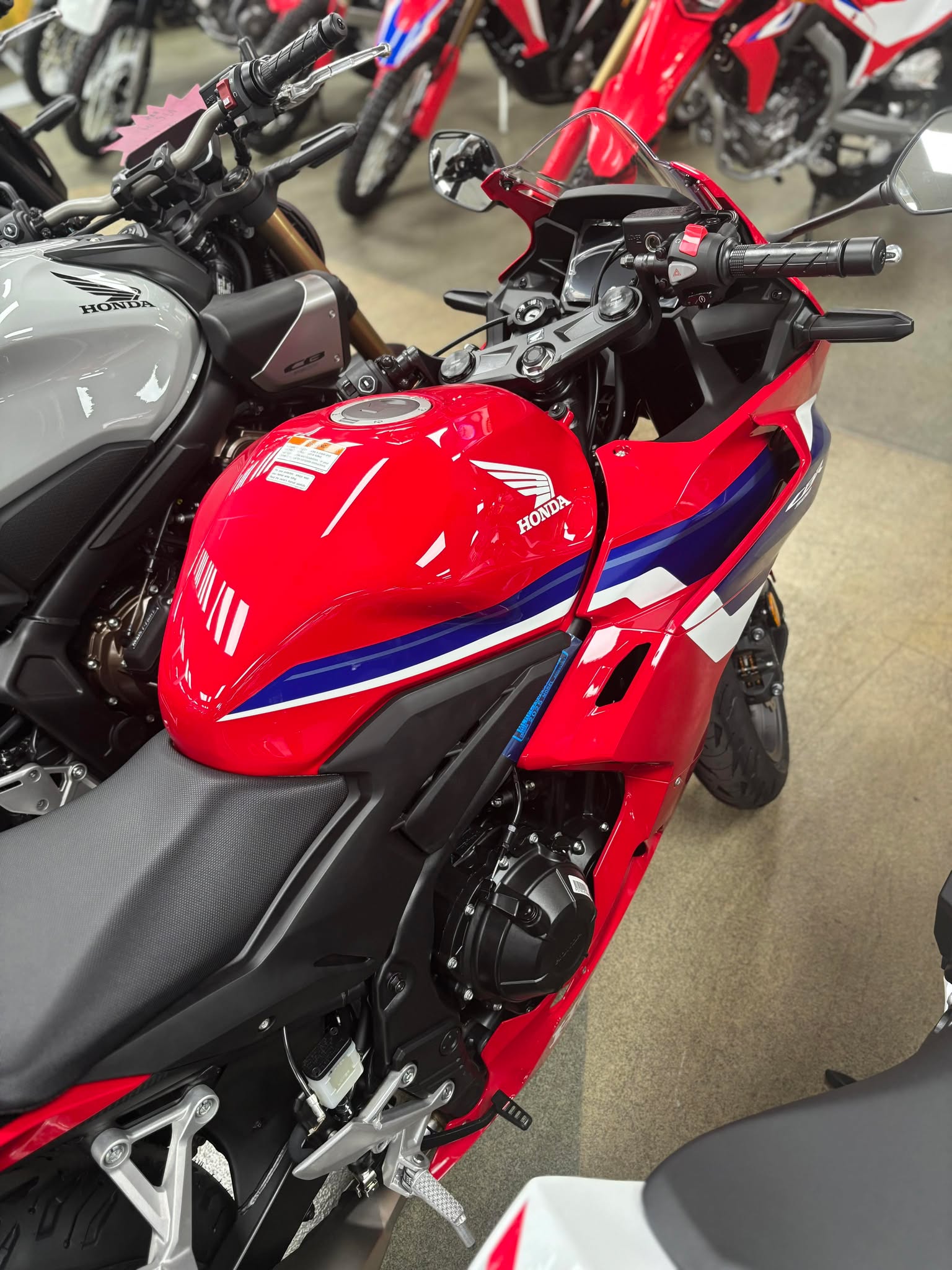 2025 Honda CBR500R ABS - Photo 3