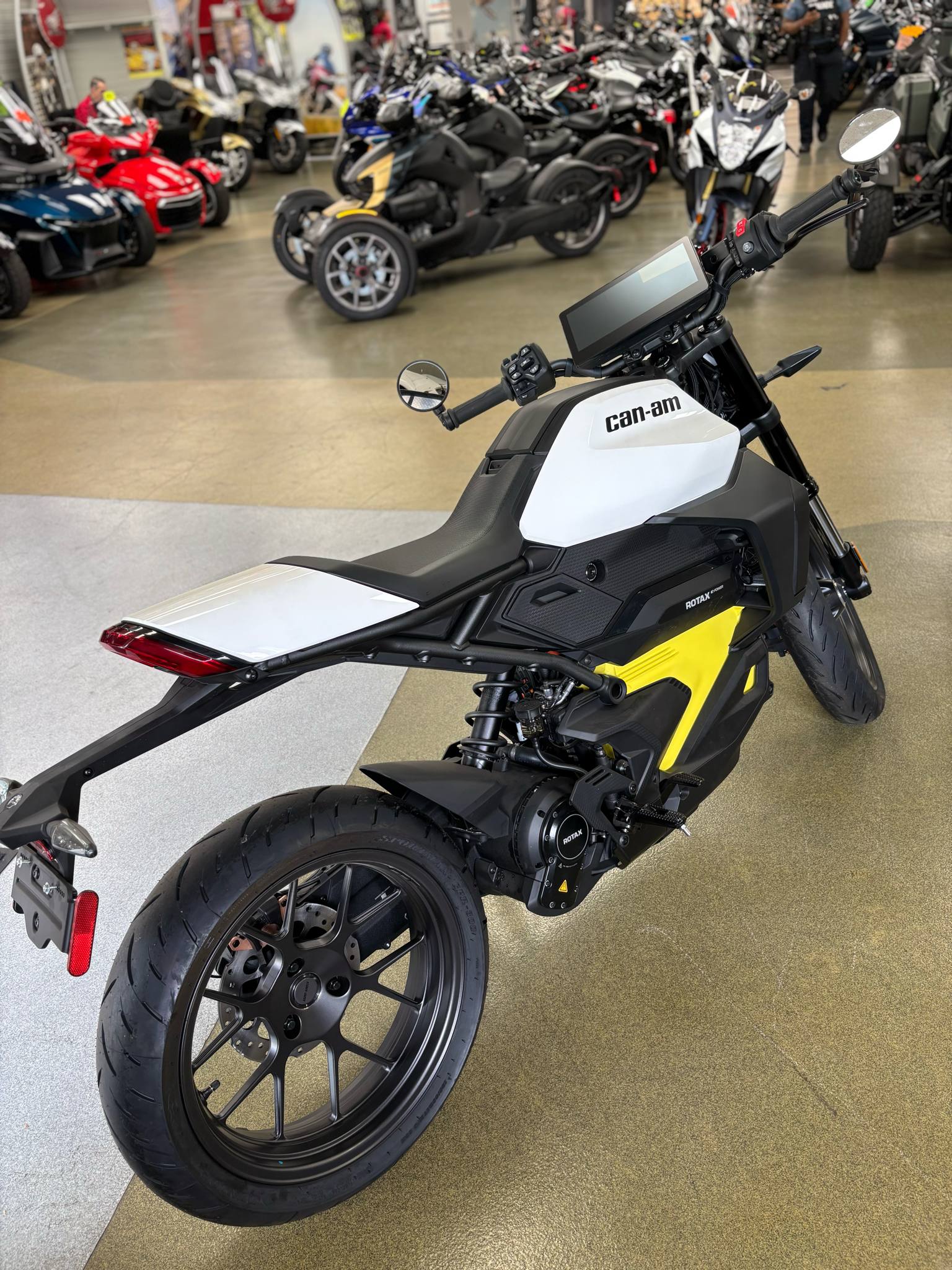 2025 Can-Am Pulse® - Photo 6
