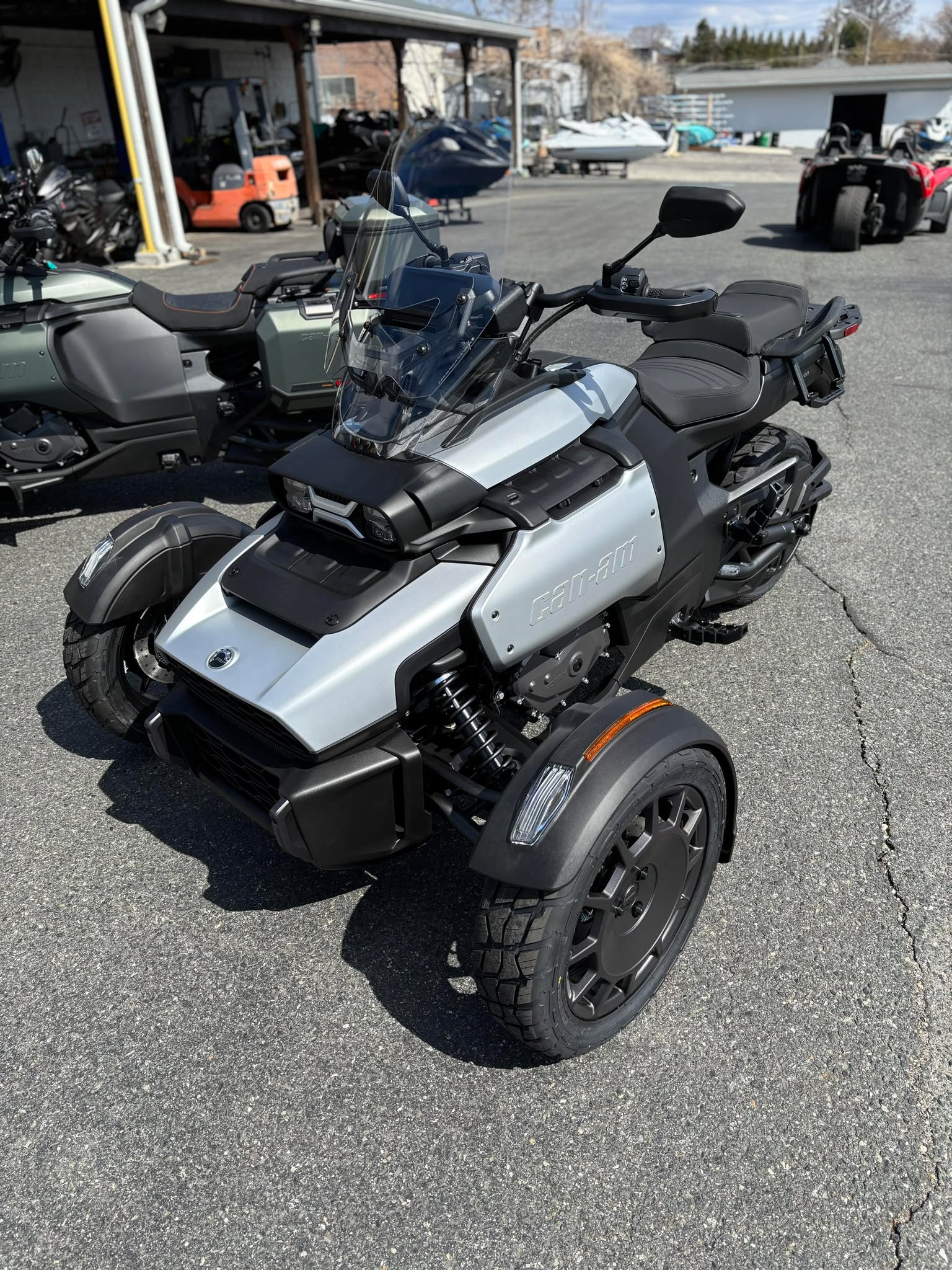 2025 Can-Am CANYON - Photo 9