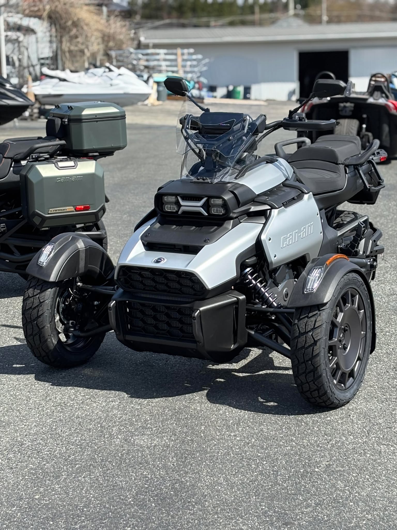 2025 Can-Am CANYON - Photo 10