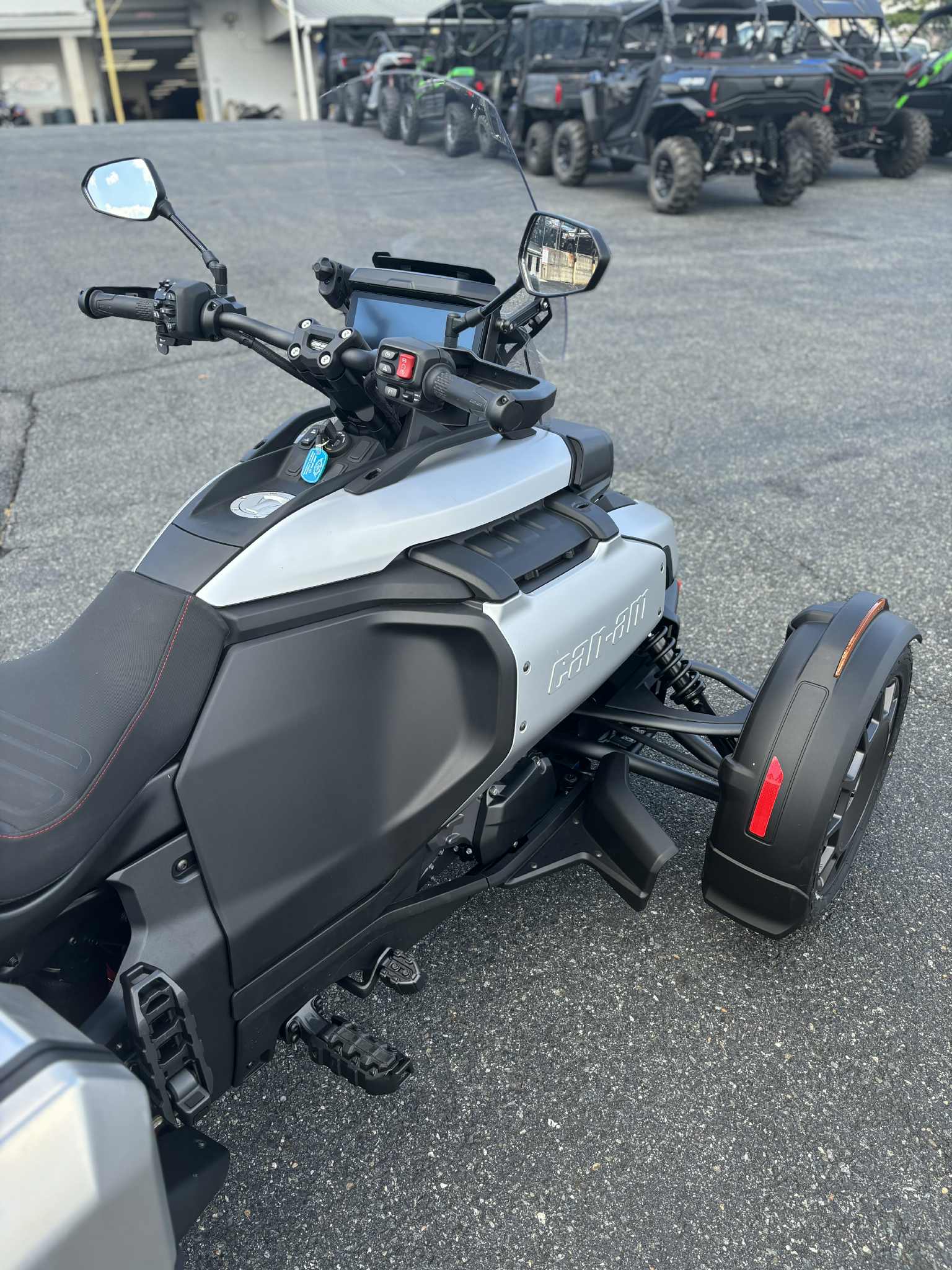 2025 Can-Am CANYON XT - Photo 9