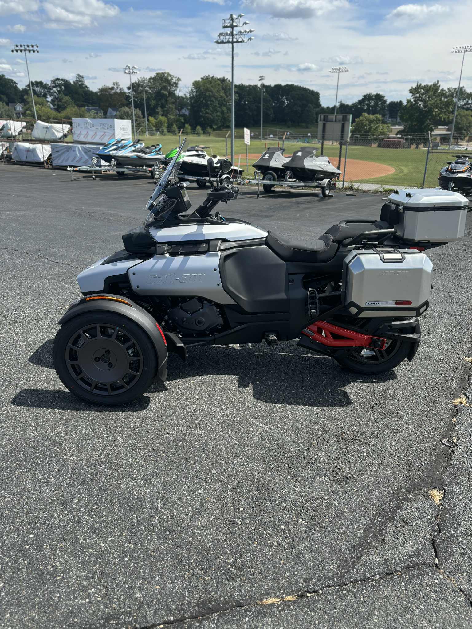 2025 Can-Am CANYON XT - Photo 5