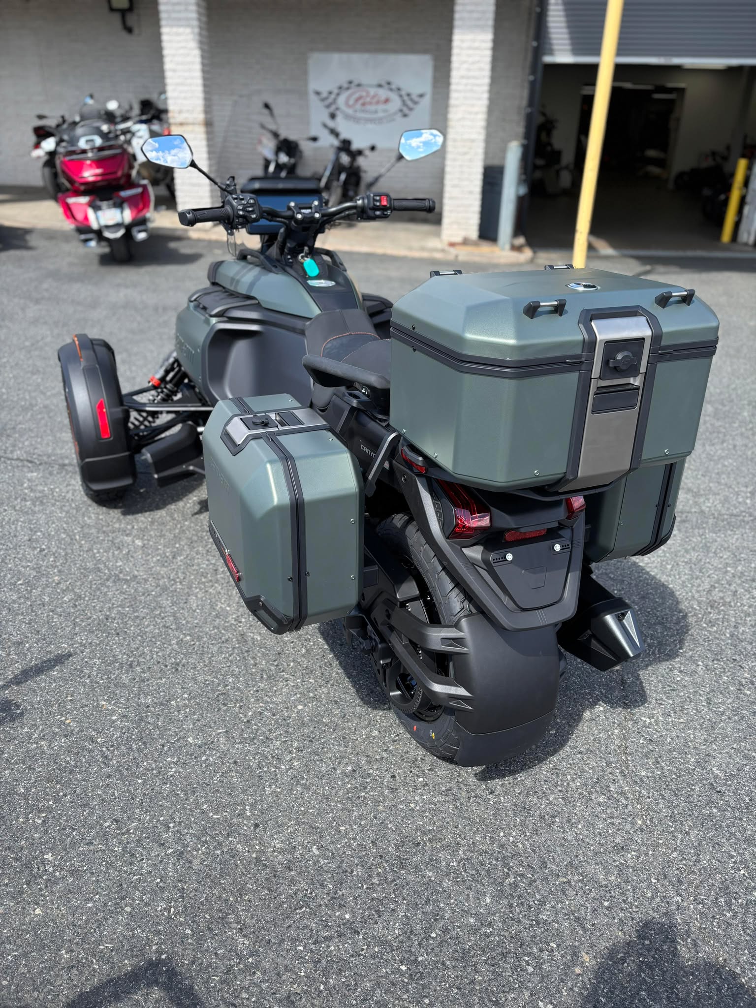 2025 Can-Am CANYON REDROCK - Photo 6
