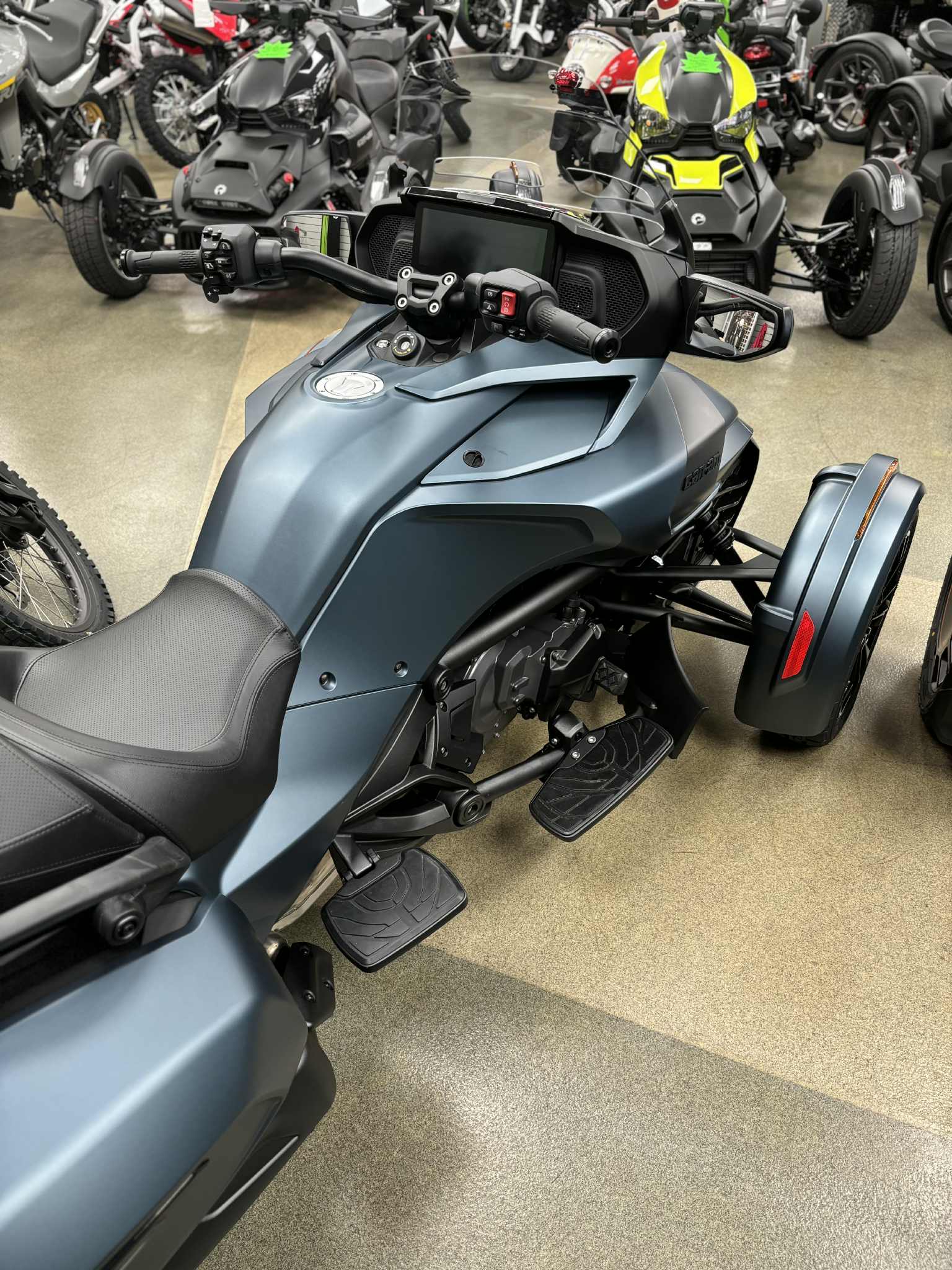 2025 Can-Am SPYDER F3 LIMITED - Photo 6