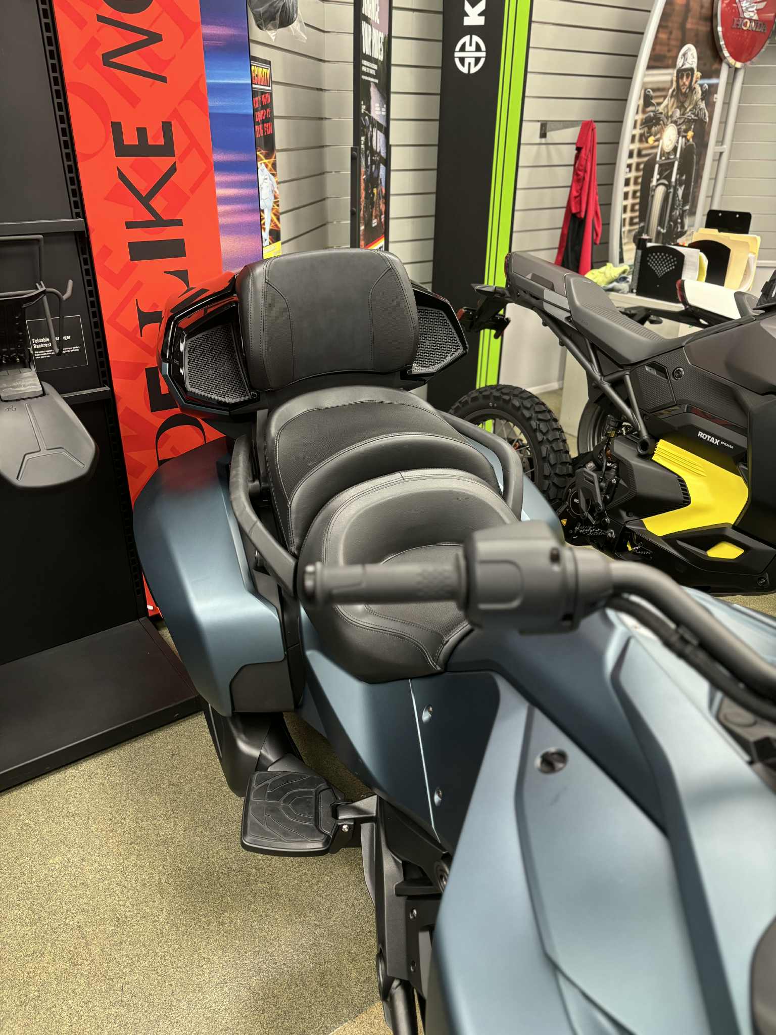 2025 Can-Am SPYDER F3 LIMITED - Photo 7